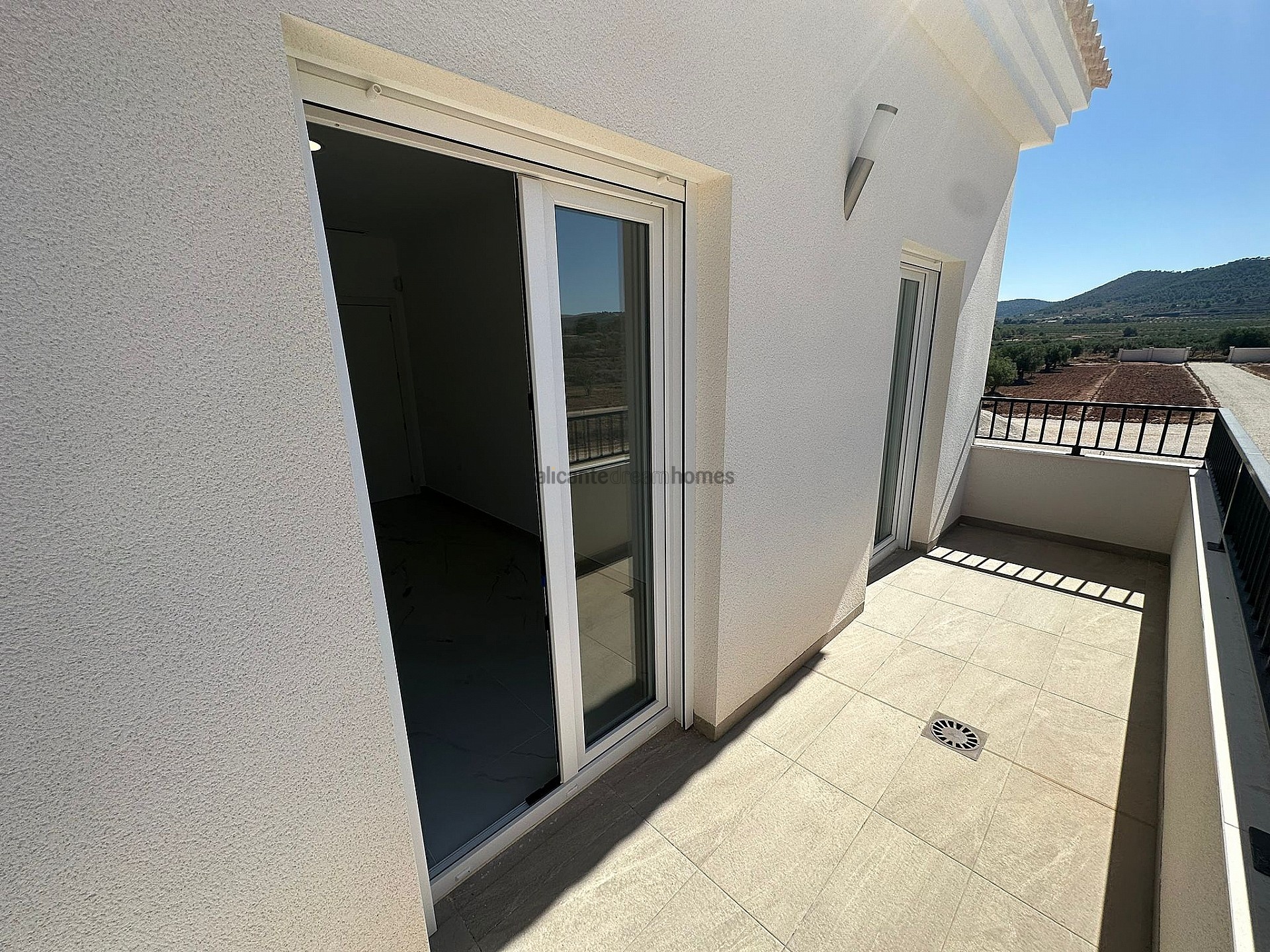 Resale - 4 Bedroom 3 Bathroom Villa in Pinoso - , Pinoso, Alicante, Spain - Alicante