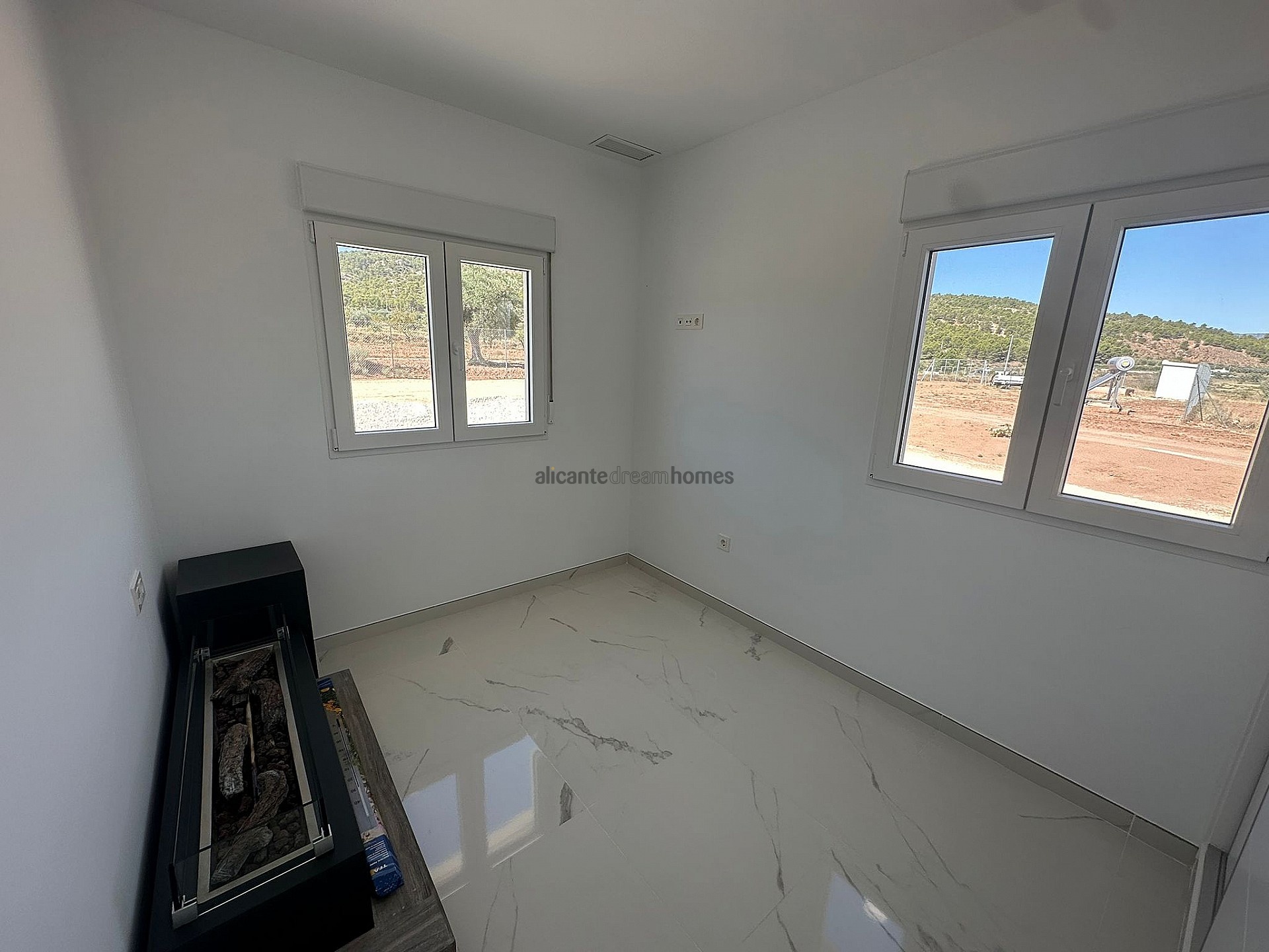 Resale - 4 Bedroom 3 Bathroom Villa in Pinoso - , Pinoso, Alicante, Spain - Alicante
