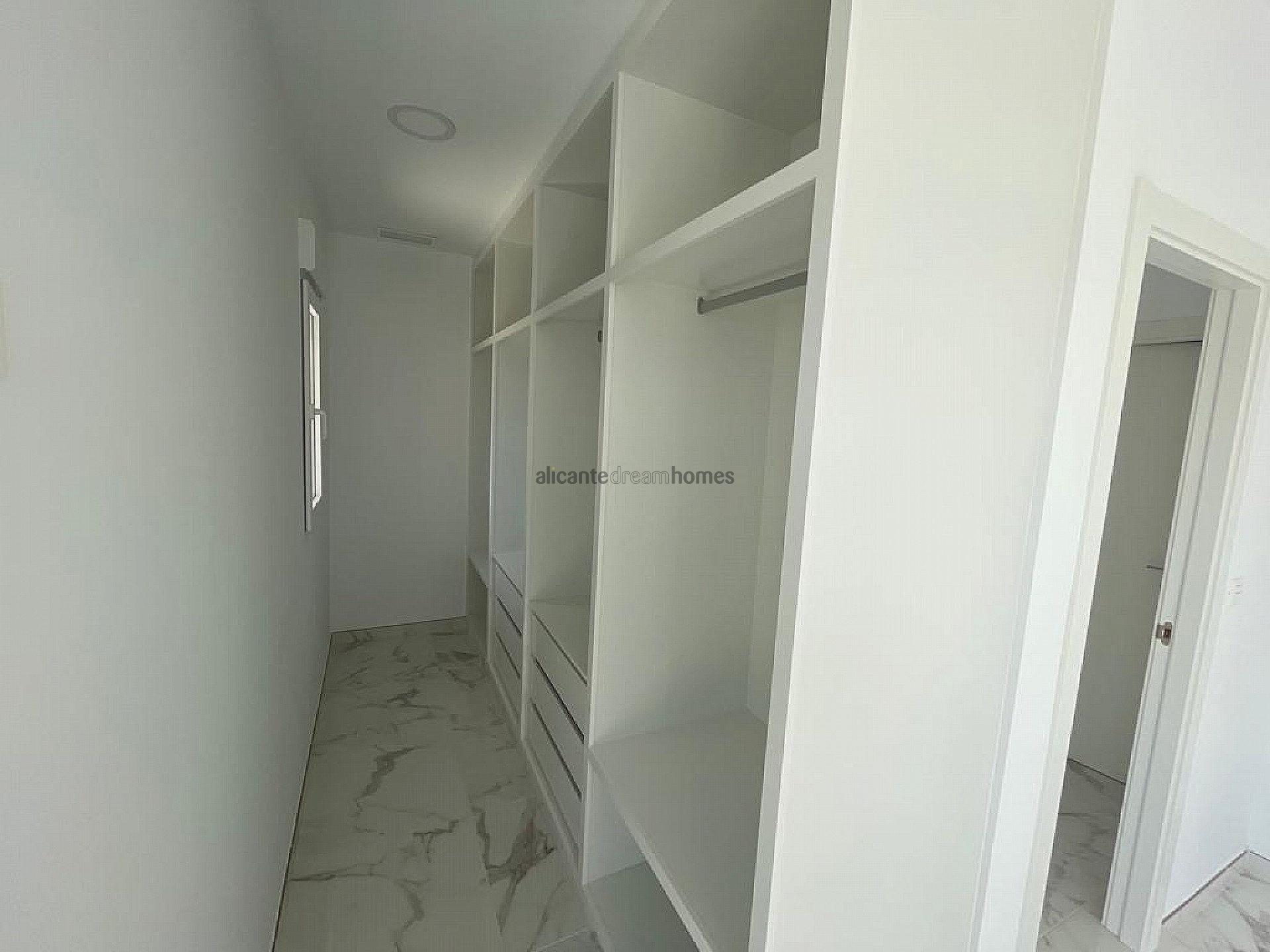 Resale - 4 Bedroom 3 Bathroom Villa in Pinoso - , Pinoso, Alicante, Spain - Alicante