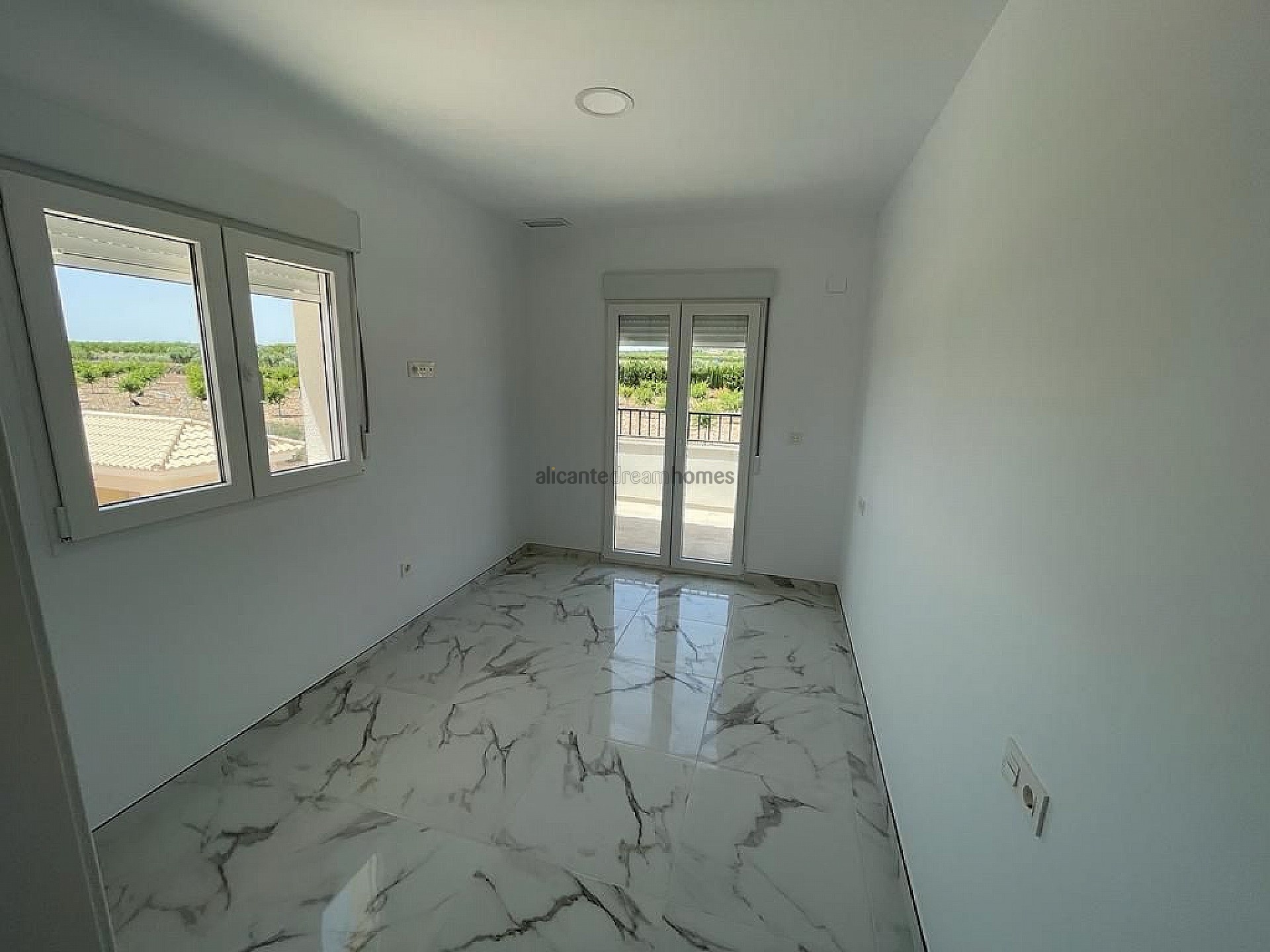 Resale - 4 Bedroom 3 Bathroom Villa in Pinoso - , Pinoso, Alicante, Spain - Alicante