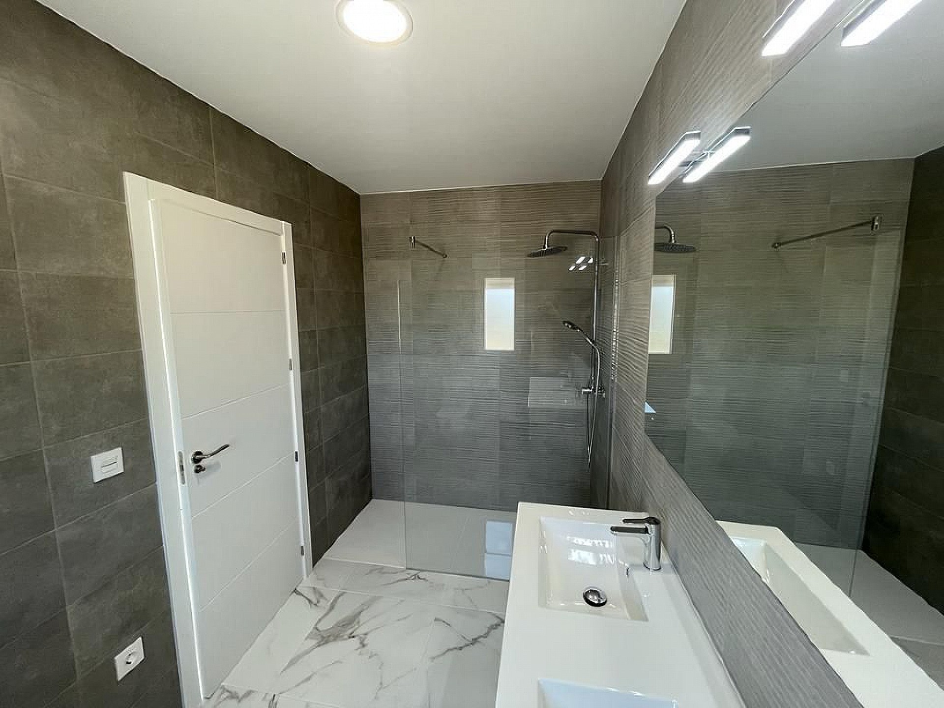 Sold - 4 Bedroom 3 Bathroom Villa in Pinoso -  - Alicante