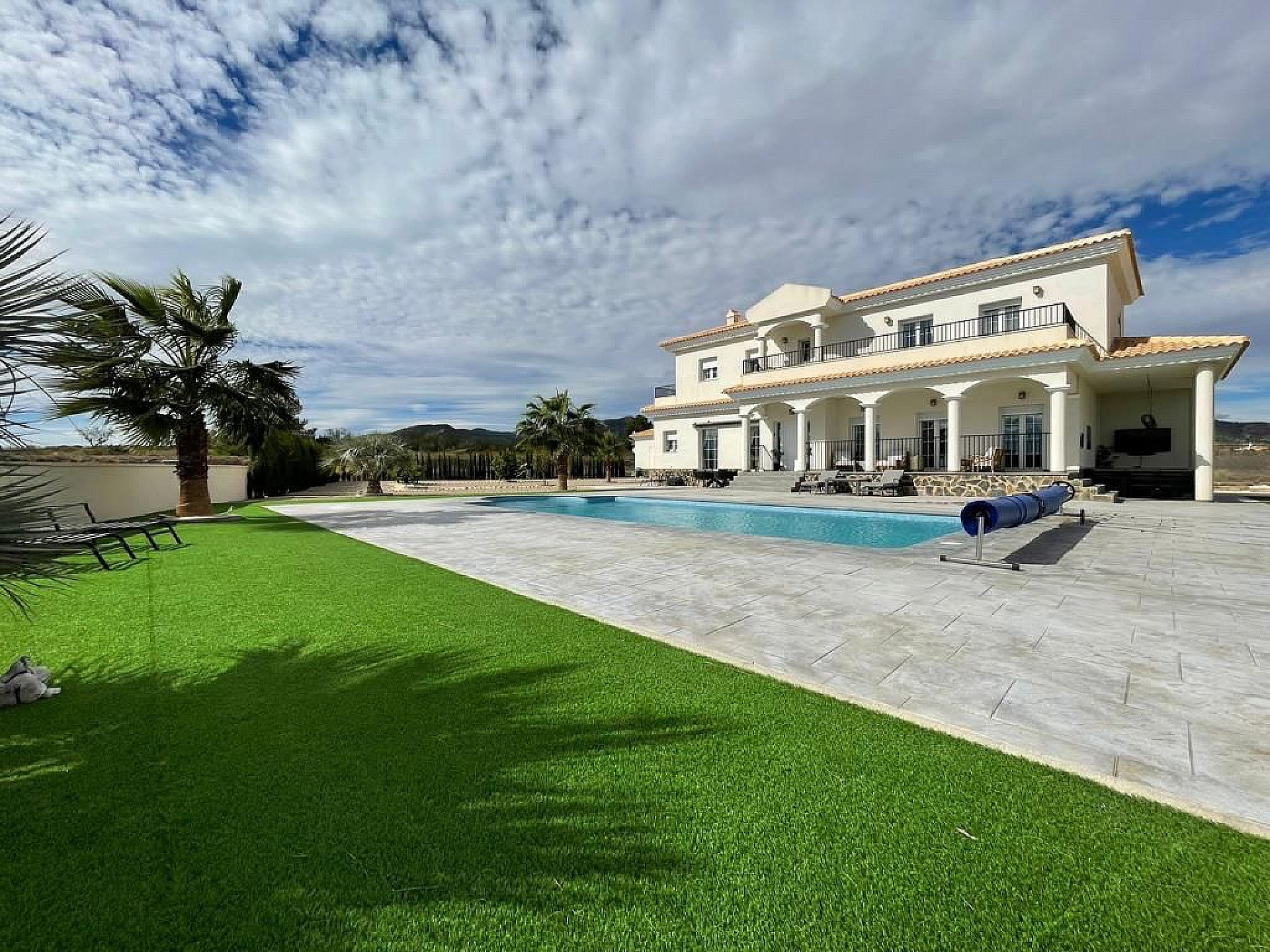 Sold - 4 Bedroom 3 Bathroom Villa in Pinoso -  - Alicante