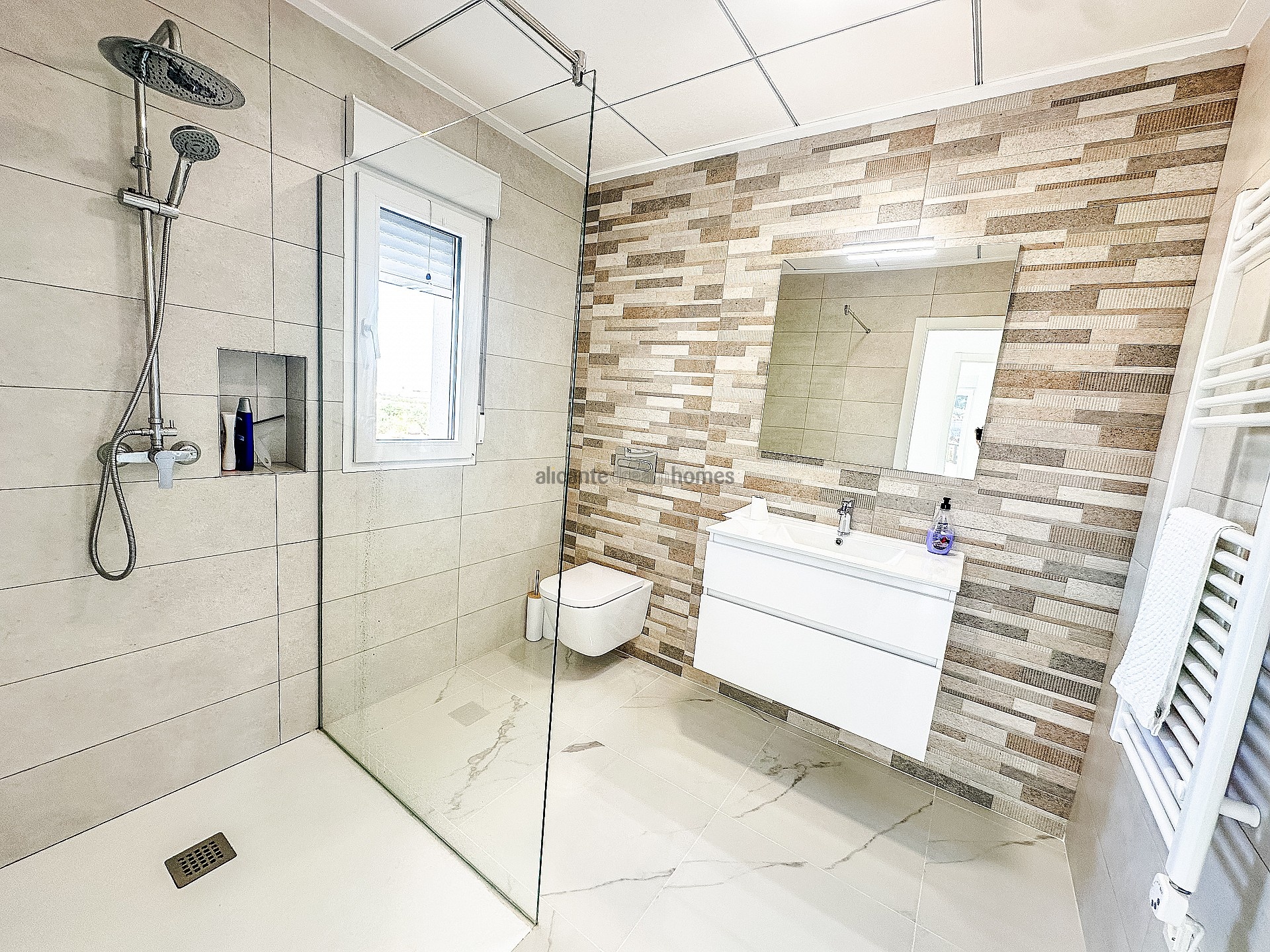 Resale - 4 Bedroom 3 Bathroom Villa in Pinoso - , Pinoso, Alicante, Spain - Alicante