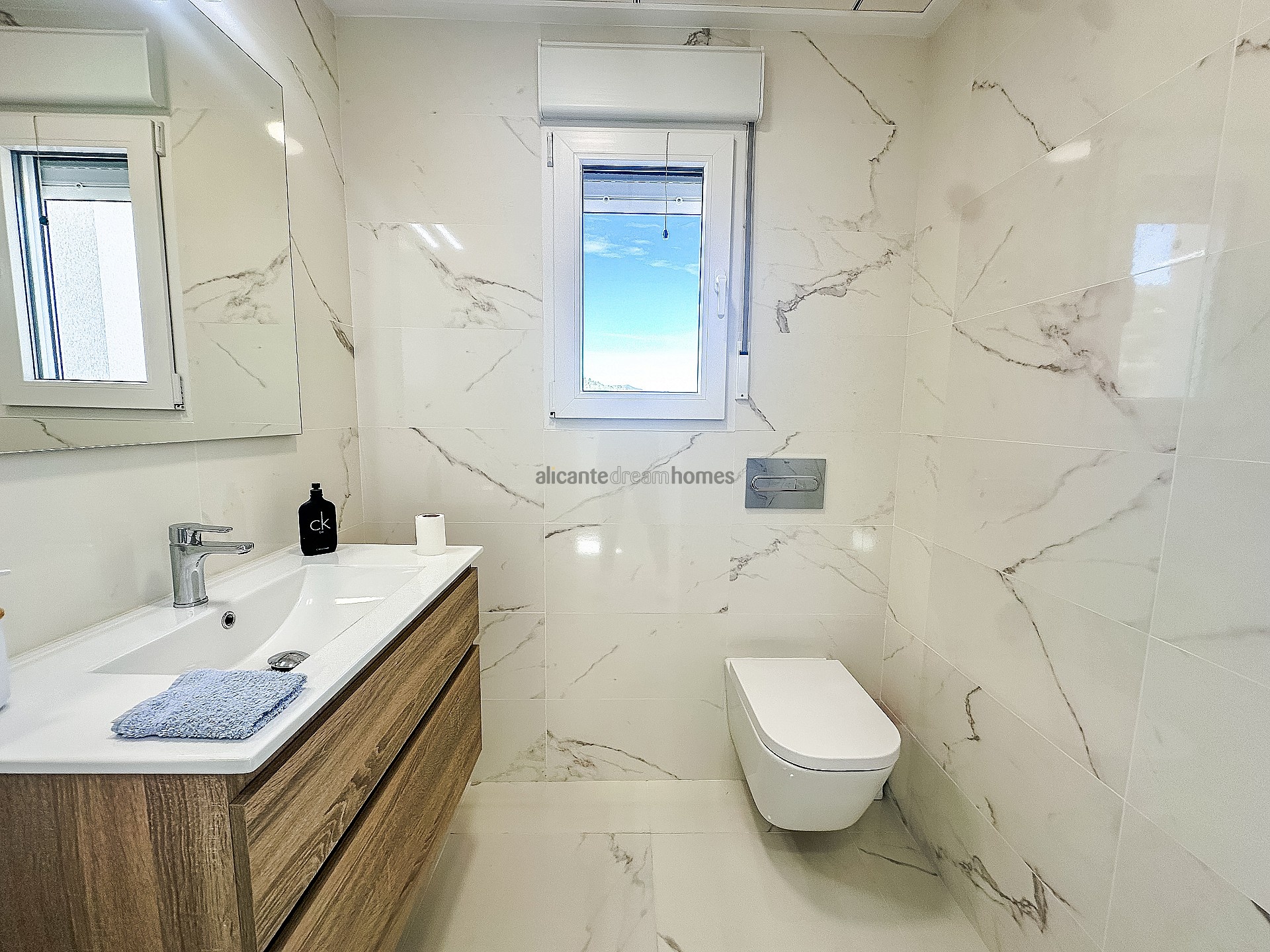 Resale - 4 Bedroom 3 Bathroom Villa in Pinoso - , Pinoso, Alicante, Spain - Alicante