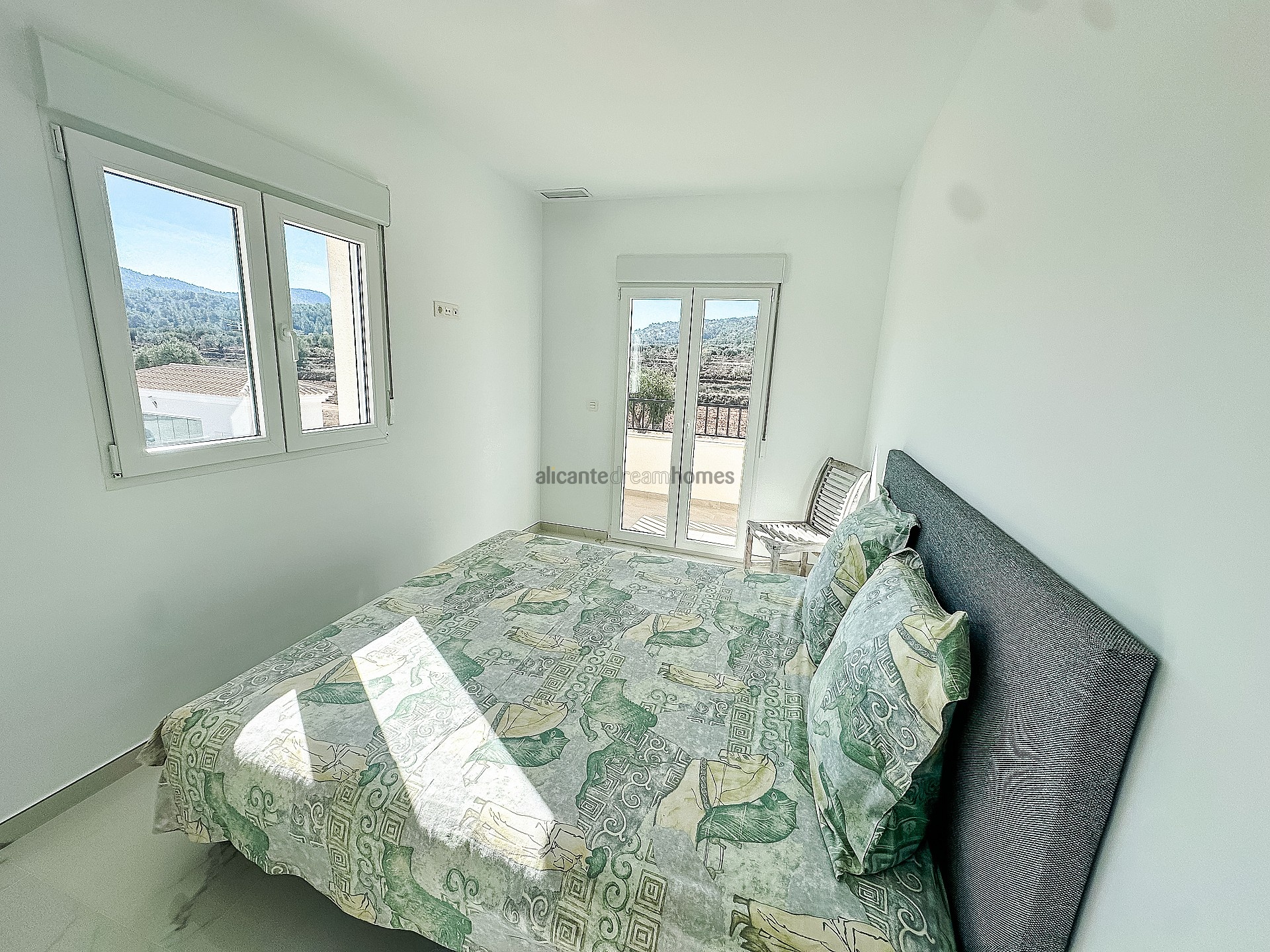 Resale - 4 Bedroom 3 Bathroom Villa in Pinoso - , Pinoso, Alicante, Spain - Alicante