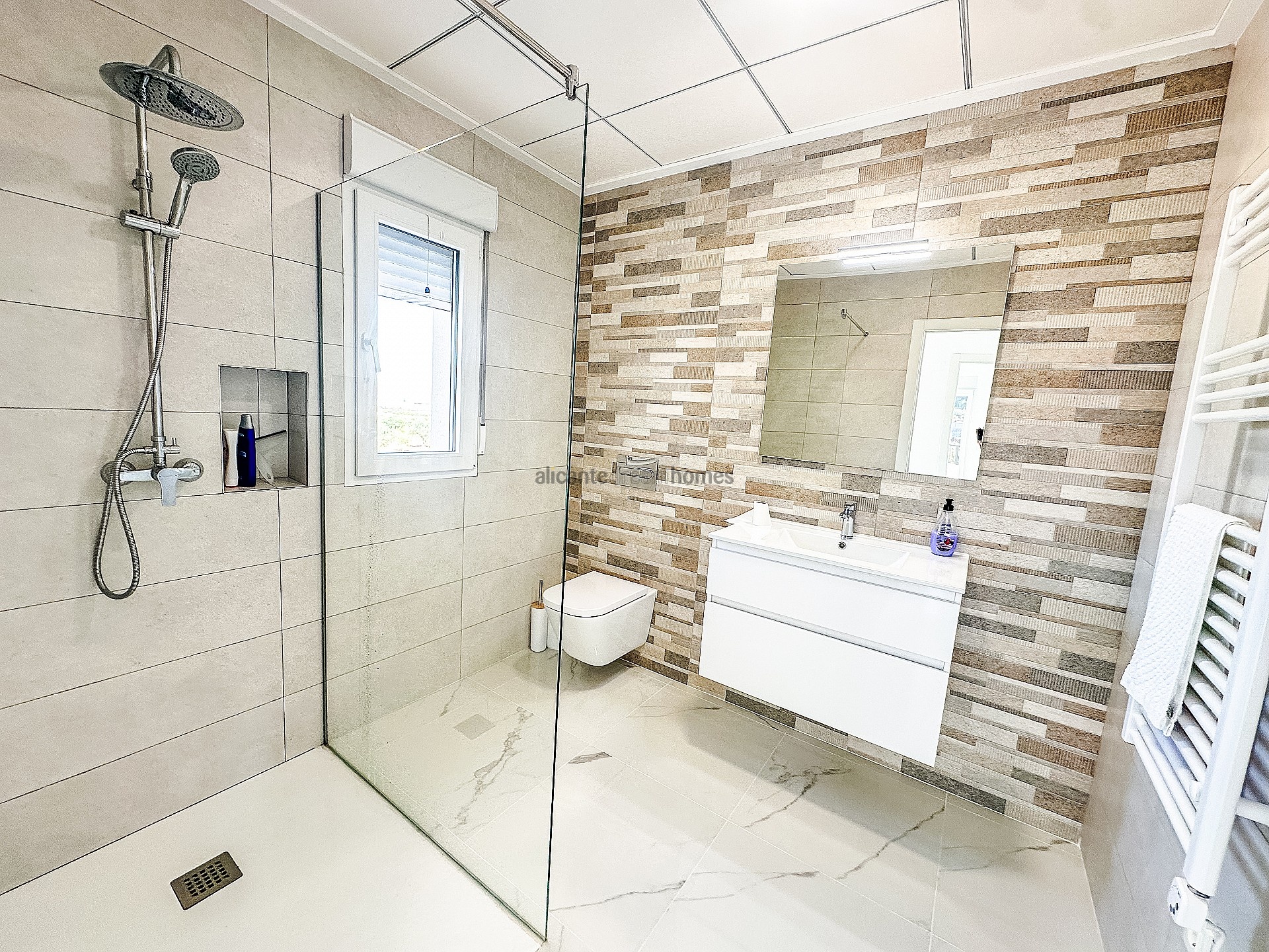 Resale - 4 Bedroom 3 Bathroom Villa in Pinoso - , Pinoso, Alicante, Spain - Alicante