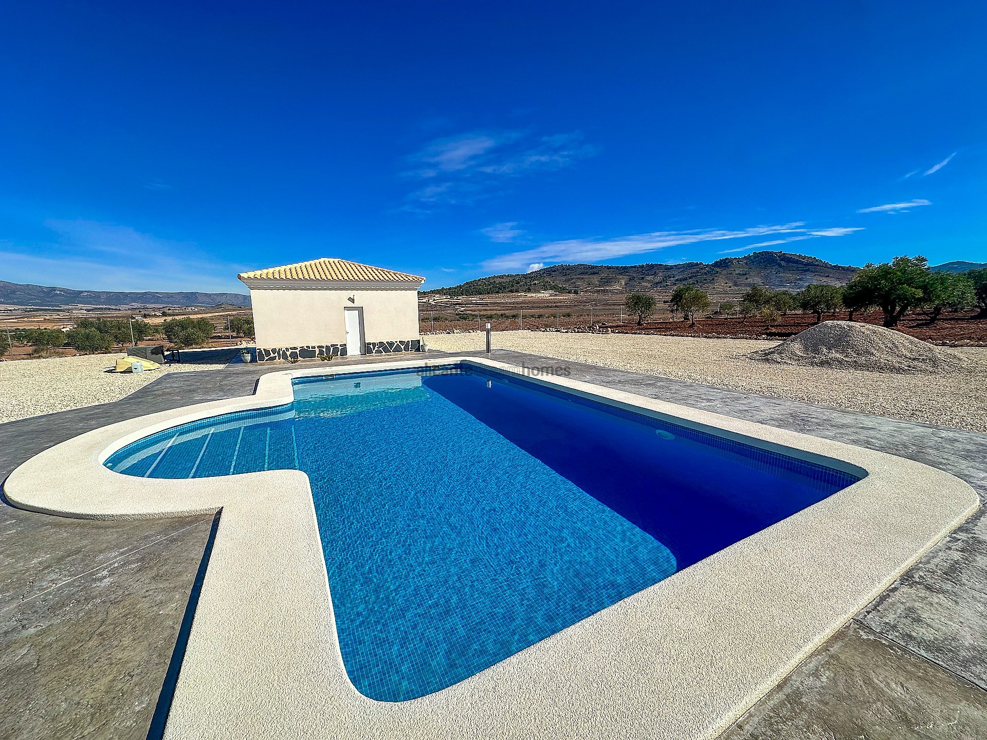 Resale - 4 Bedroom 3 Bathroom Villa in Pinoso - , Pinoso, Alicante, Spain - Alicante
