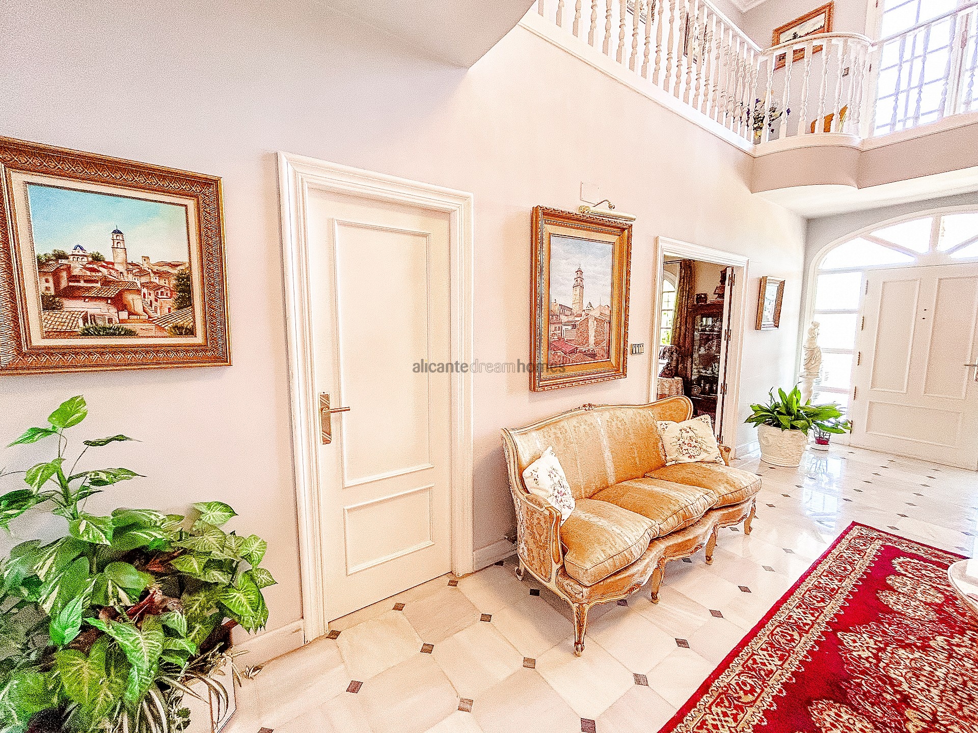 Resale - 6 Bedroom 4 Bathroom Villa in Monóvar -  - Alicante