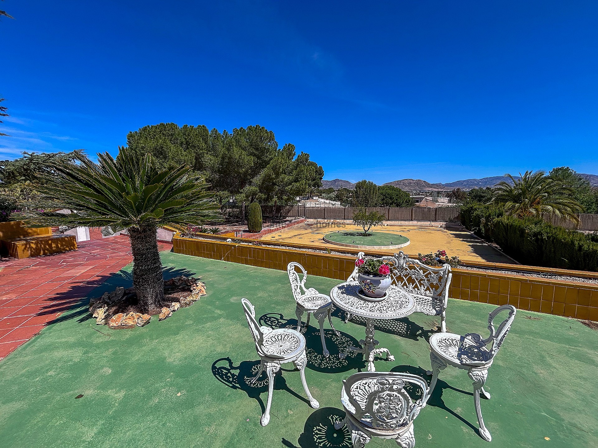 Resale - 6 Bedroom 4 Bathroom Villa in Monóvar -  - Alicante