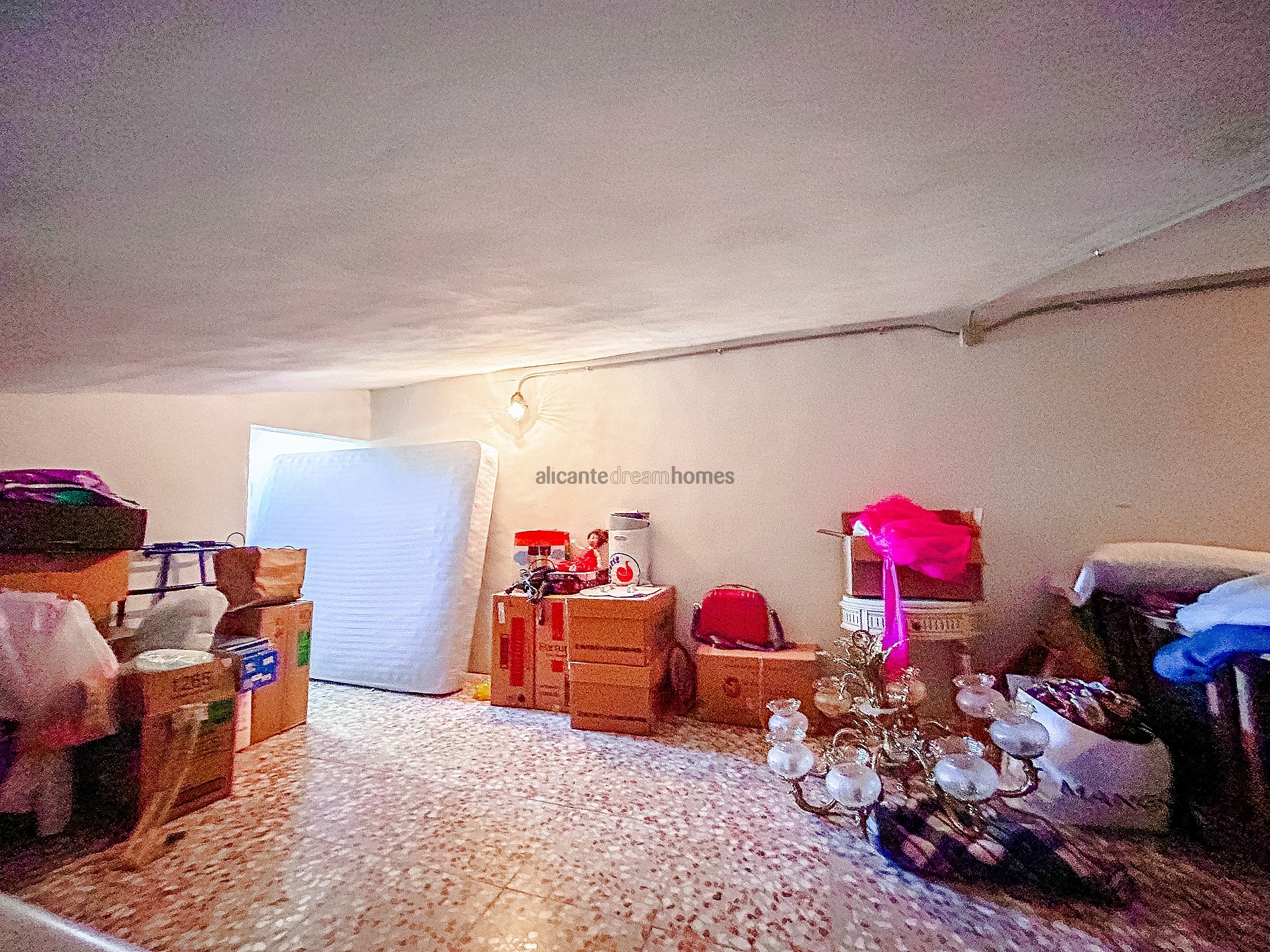 Resale - 6 Bedroom 4 Bathroom Villa in Monóvar -  - Alicante