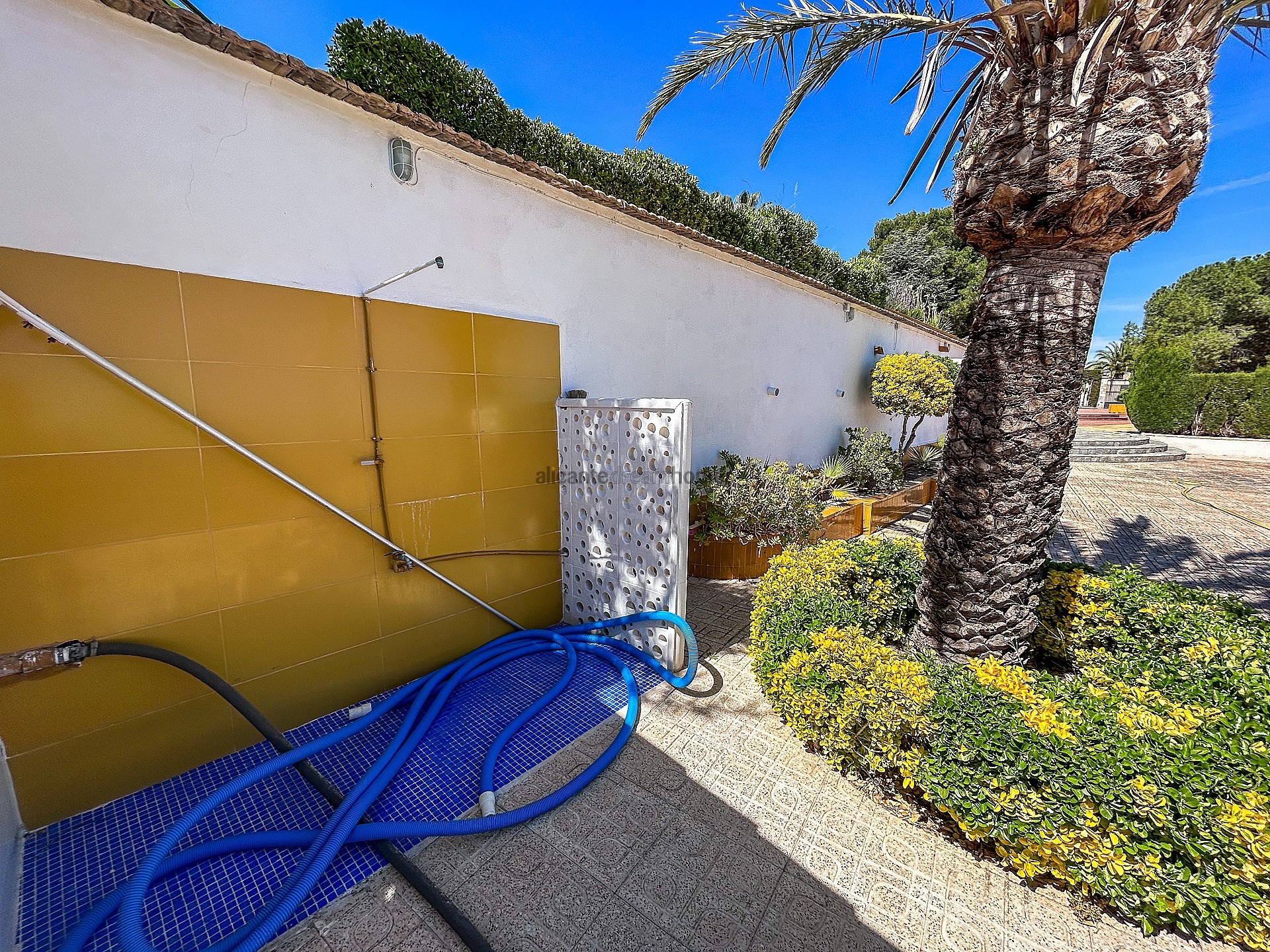Resale - 6 Bedroom 4 Bathroom Villa in Monóvar -  - Alicante