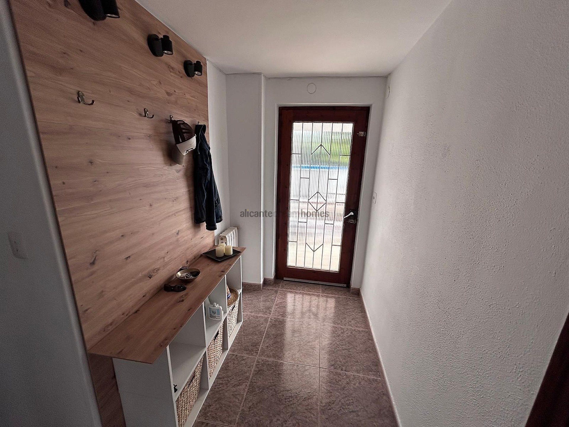Resale - 6 Bedroom 2 Bathroom Villa in Monóvar -  - Alicante