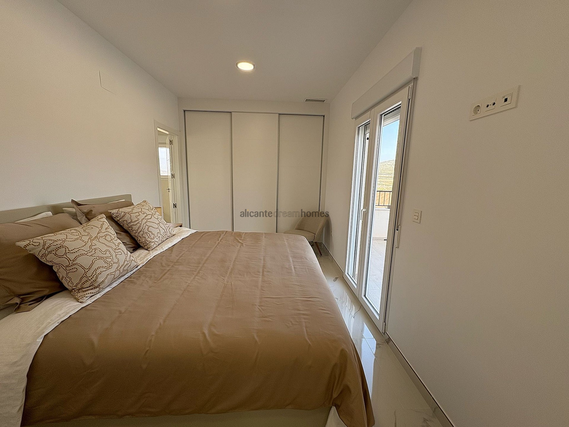 Resale - 4 Bedroom 3 Bathroom Villa in Pinoso - , Pinoso, Alicante, Spain - Alicante