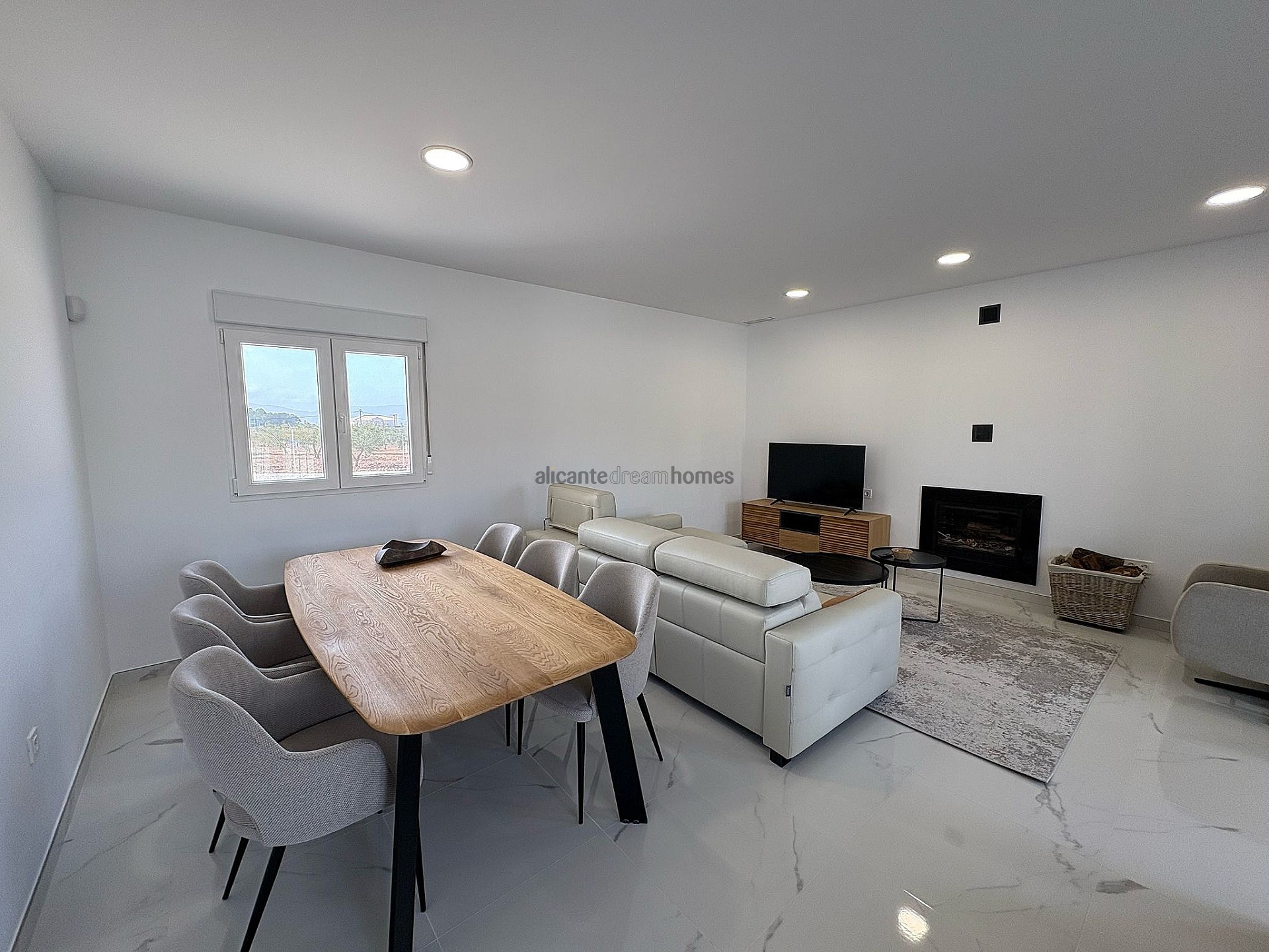 Resale - 4 Bedroom 3 Bathroom Villa in Pinoso - , Pinoso, Alicante, Spain - Alicante