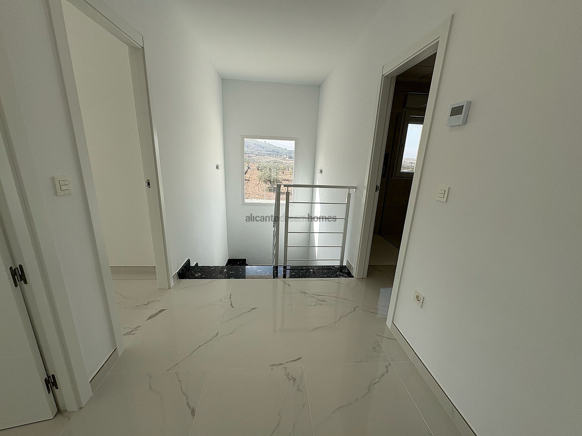 Resale - 4 Bedroom 3 Bathroom Villa in Pinoso - , Pinoso, Alicante, Spain - Alicante