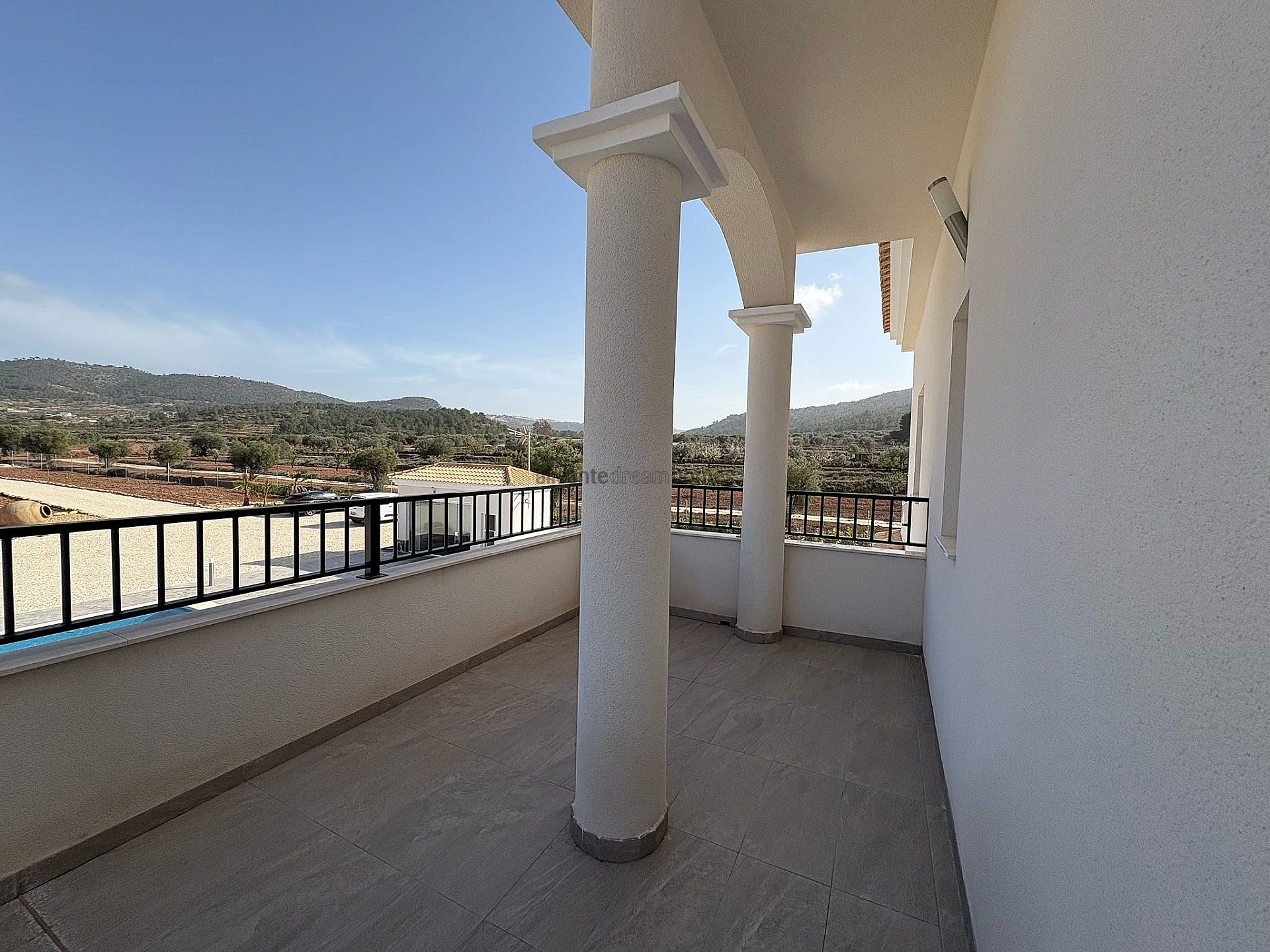 Resale - 4 Bedroom 3 Bathroom Villa in Pinoso - , Pinoso, Alicante, Spain - Alicante