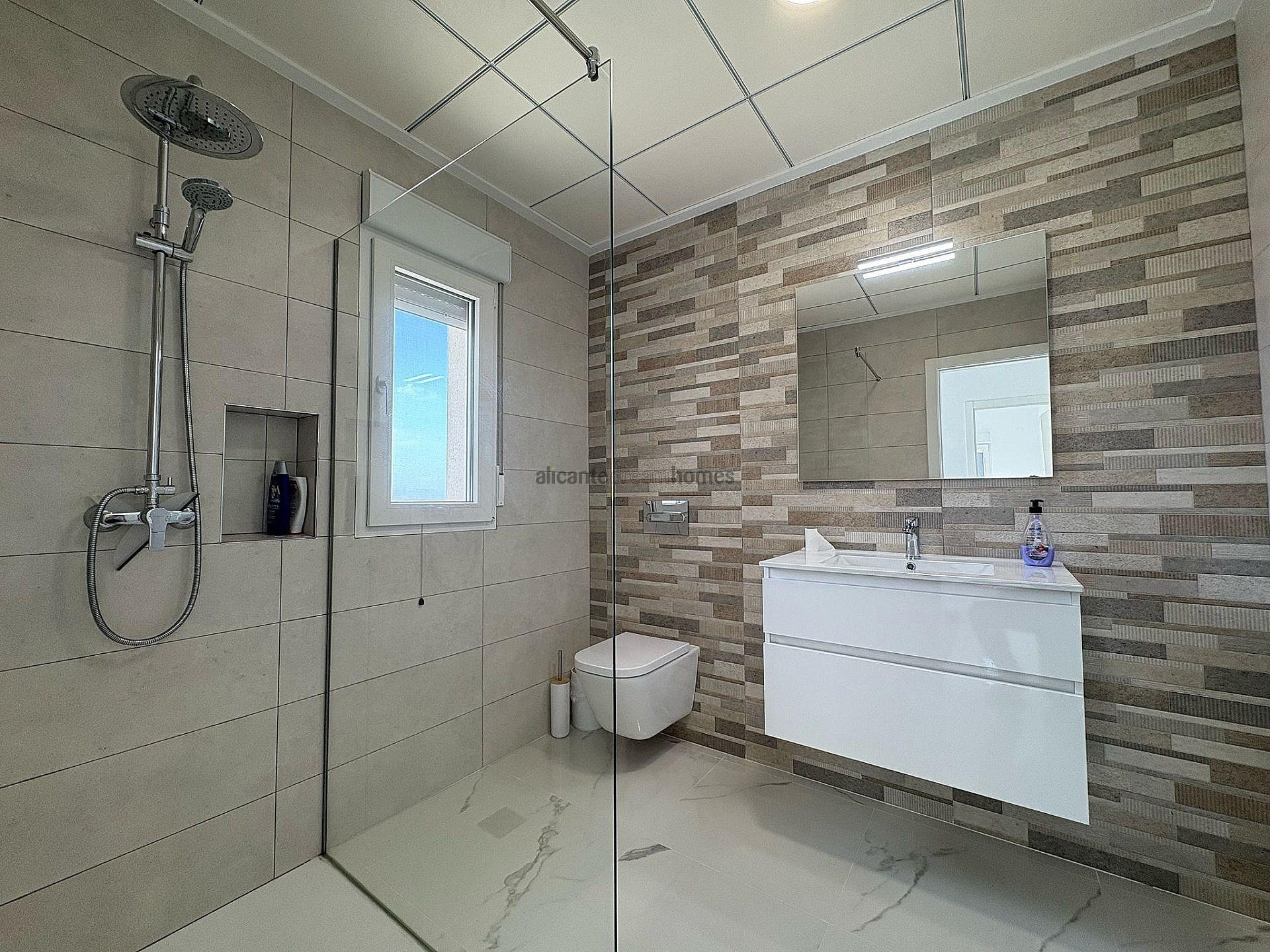 Resale - 4 Bedroom 3 Bathroom Villa in Pinoso - , Pinoso, Alicante, Spain - Alicante
