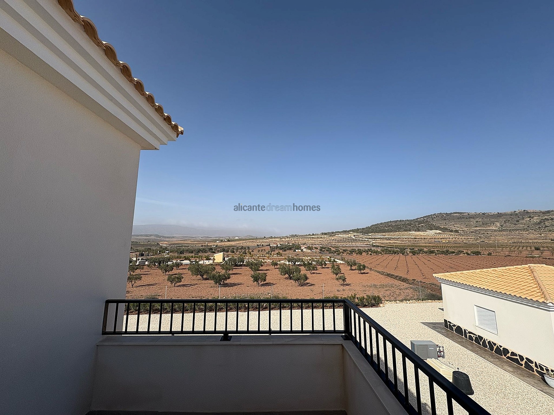 Resale - 4 Bedroom 3 Bathroom Villa in Pinoso - , Pinoso, Alicante, Spain - Alicante