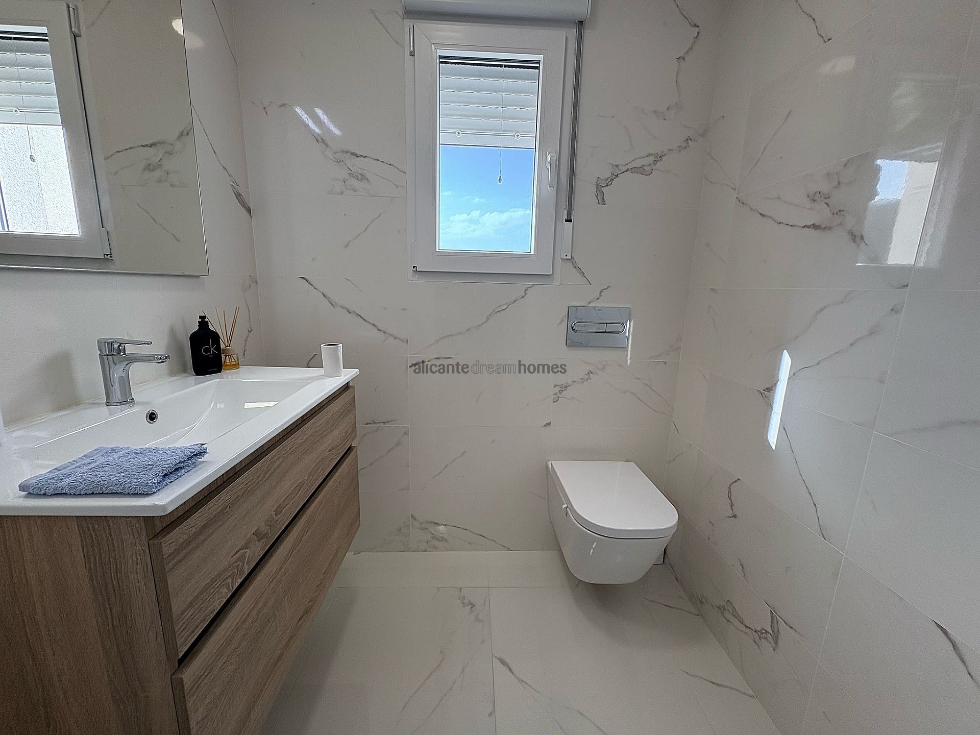 Resale - 4 Bedroom 3 Bathroom Villa in Pinoso - , Pinoso, Alicante, Spain - Alicante