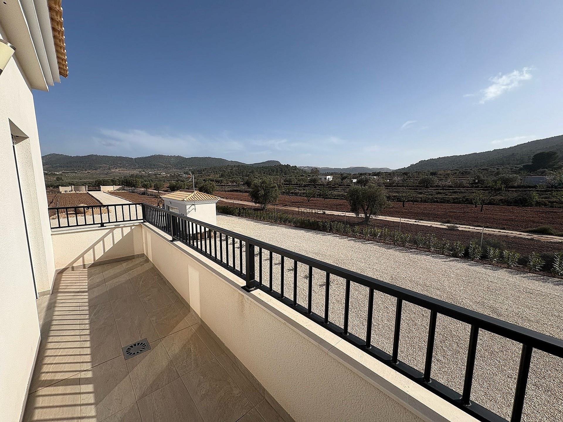 Resale - 4 Bedroom 3 Bathroom Villa in Pinoso - , Pinoso, Alicante, Spain - Alicante