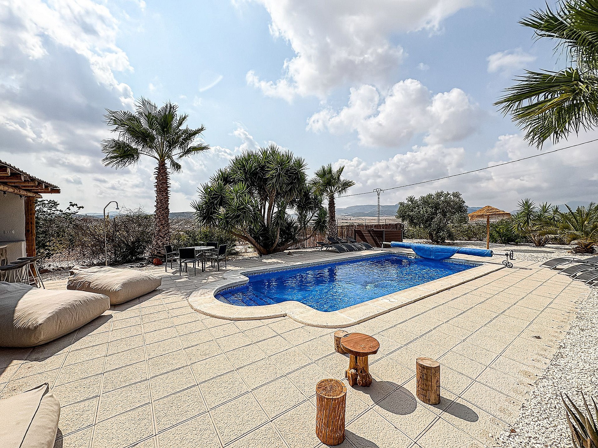 Sold - 5 Bedroom 4 Bathroom Villa in Pinoso -  - Alicante