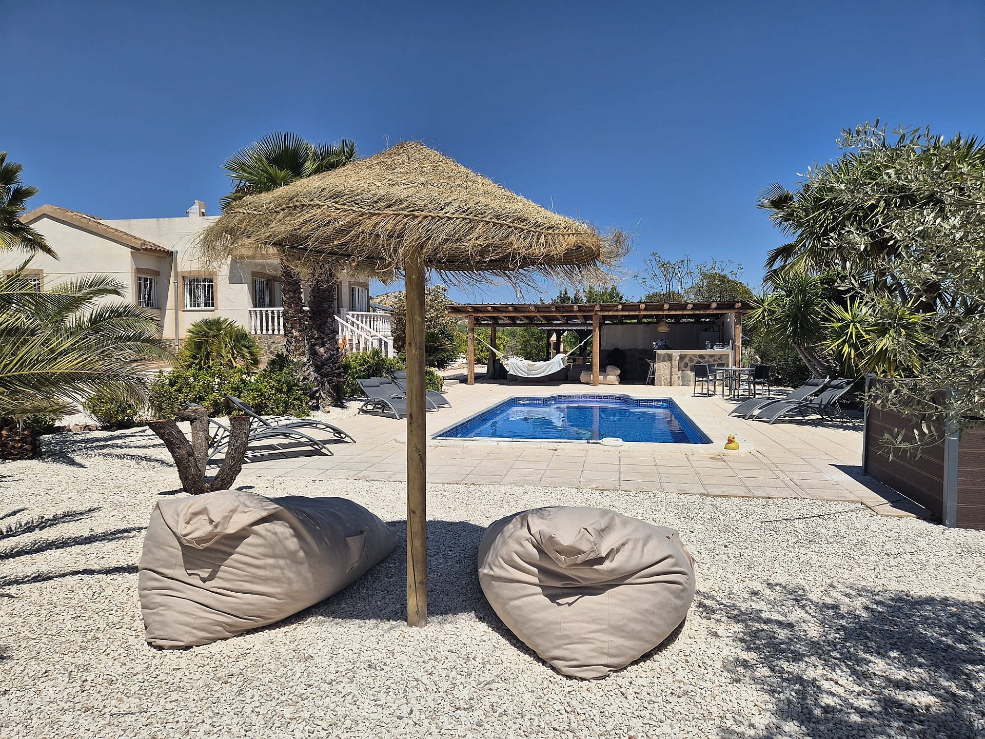 Sold - 5 Bedroom 4 Bathroom Villa in Pinoso -  - Alicante