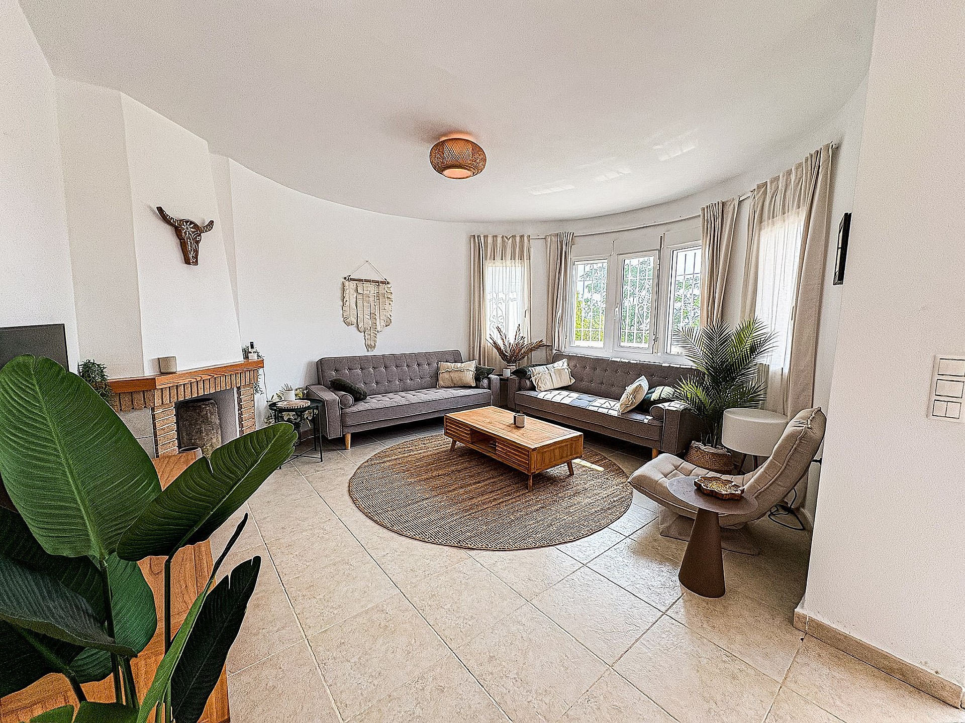 Sold - 5 Bedroom 4 Bathroom Villa in Pinoso -  - Alicante