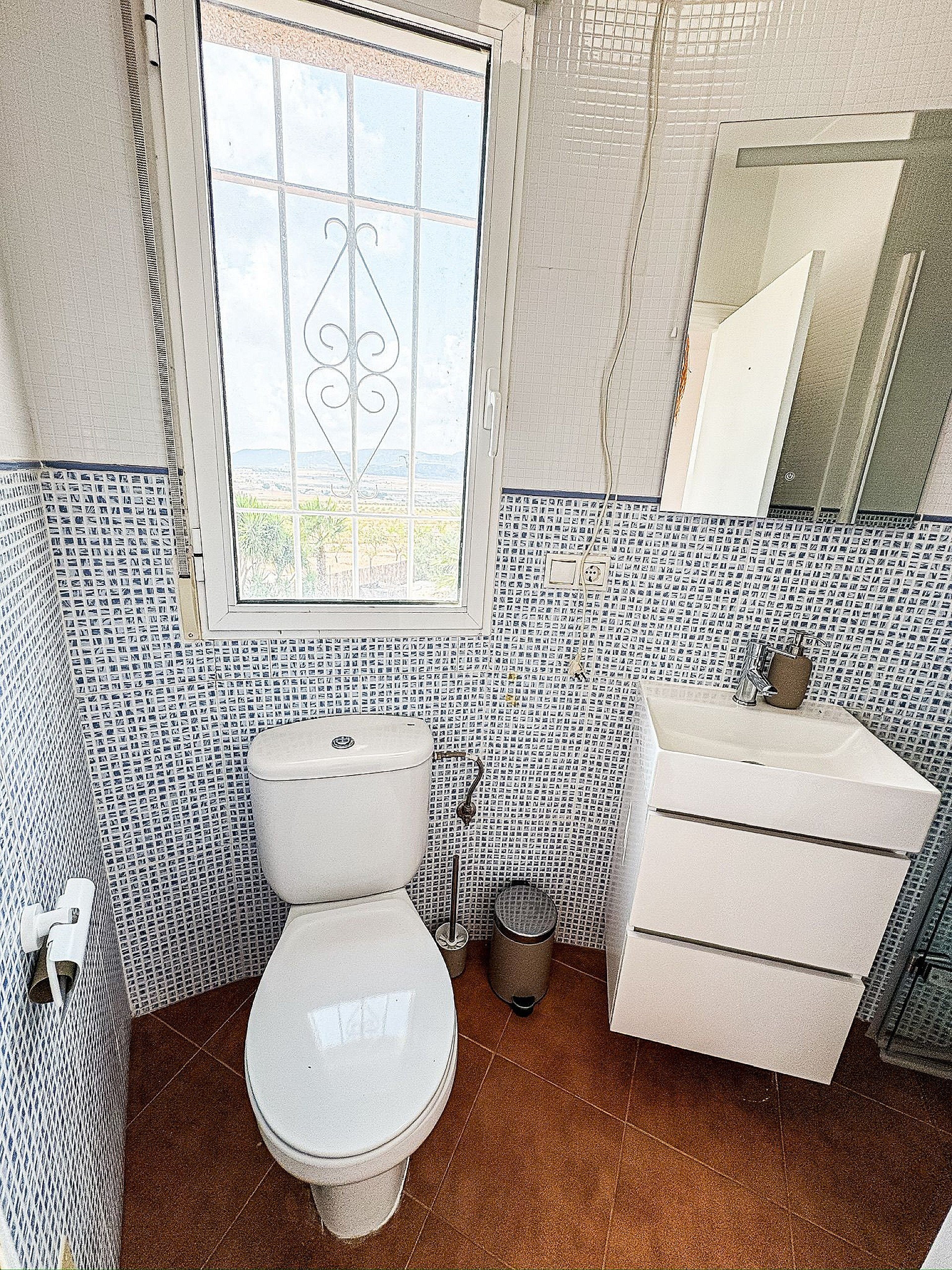 Sold - 5 Bedroom 4 Bathroom Villa in Pinoso -  - Alicante