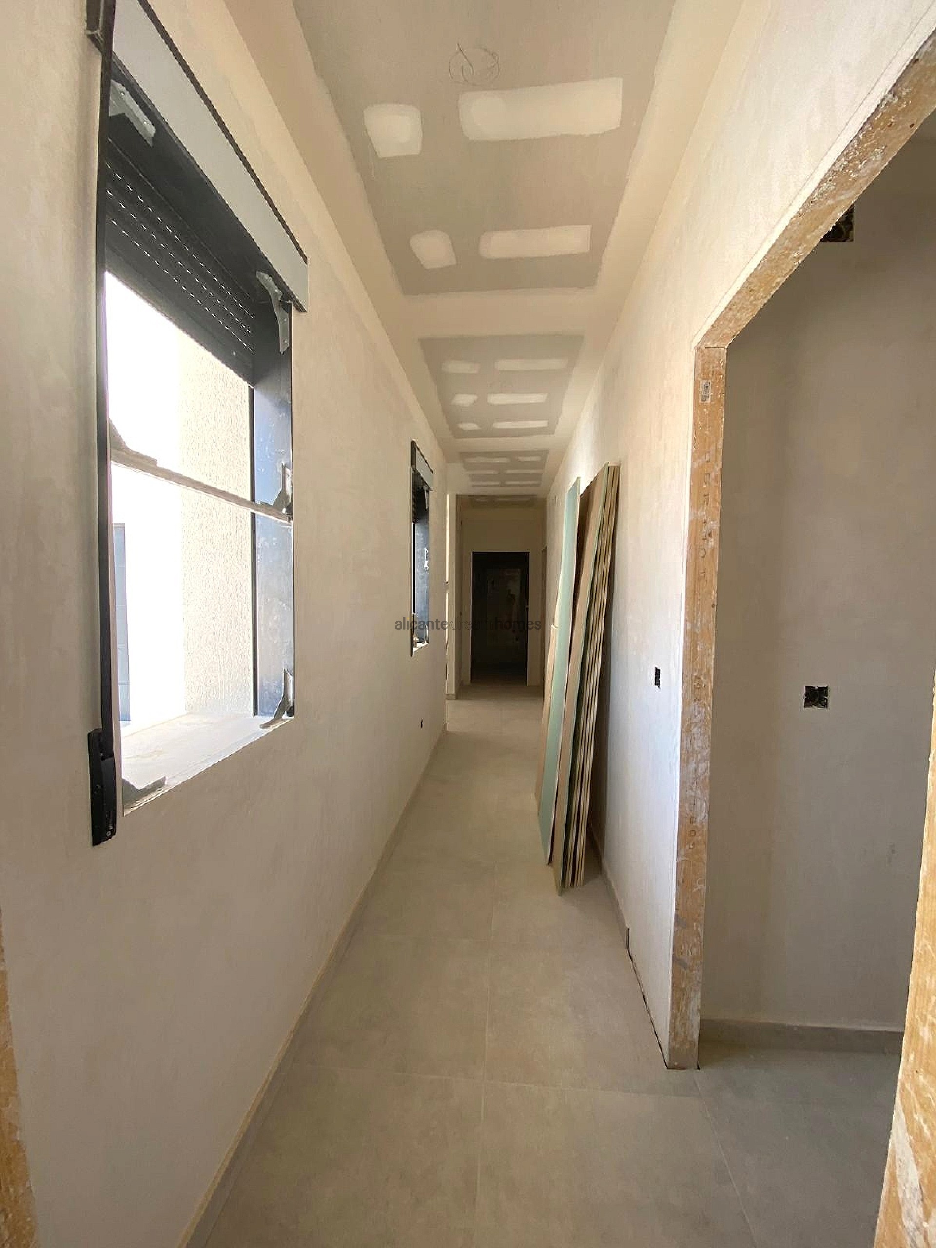 Resale - 3 Bedroom 2 Bathroom Villa in Caballusa -  - Alicante
