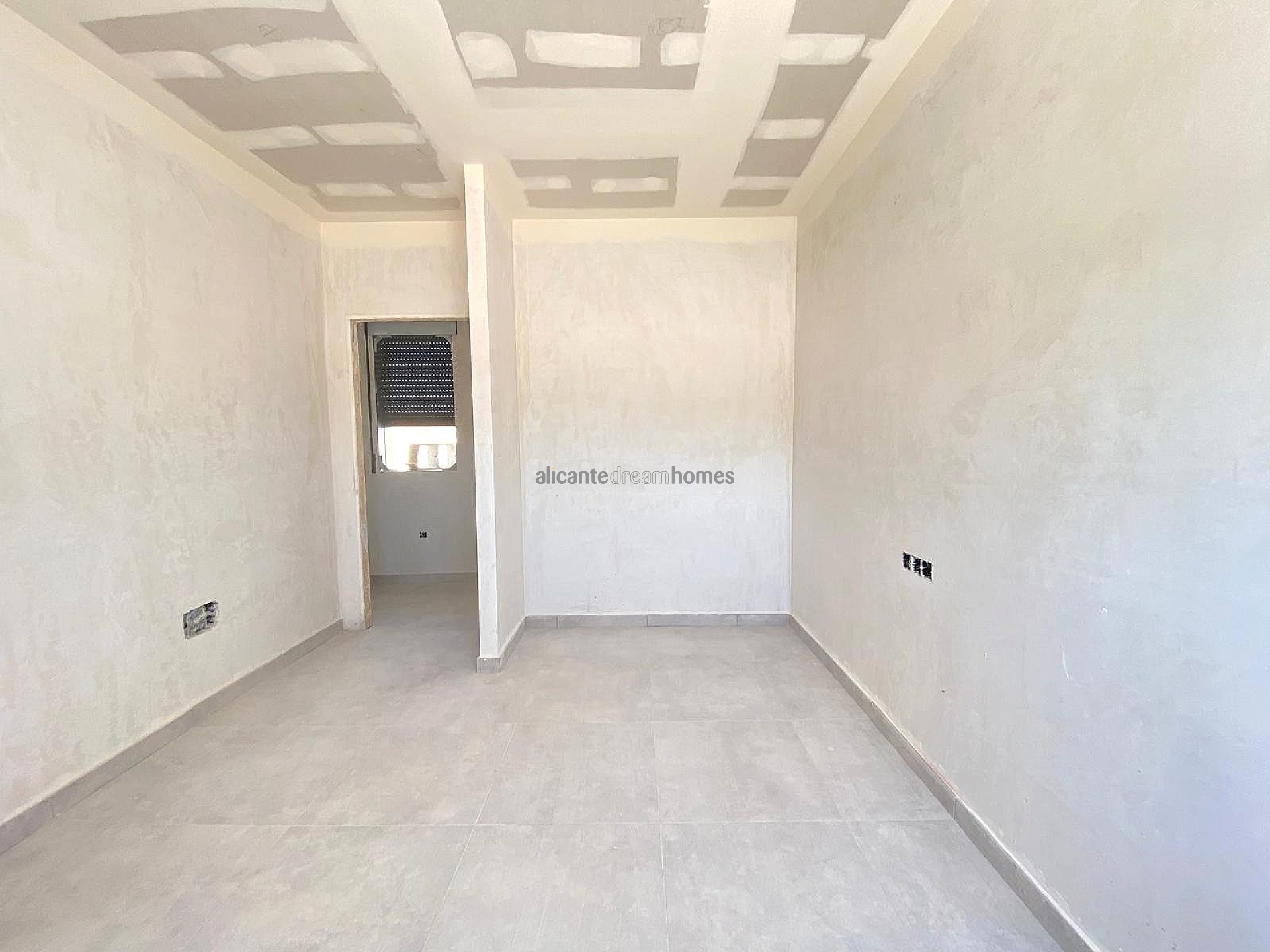 Resale - 3 Bedroom 2 Bathroom Villa in Caballusa -  - Alicante