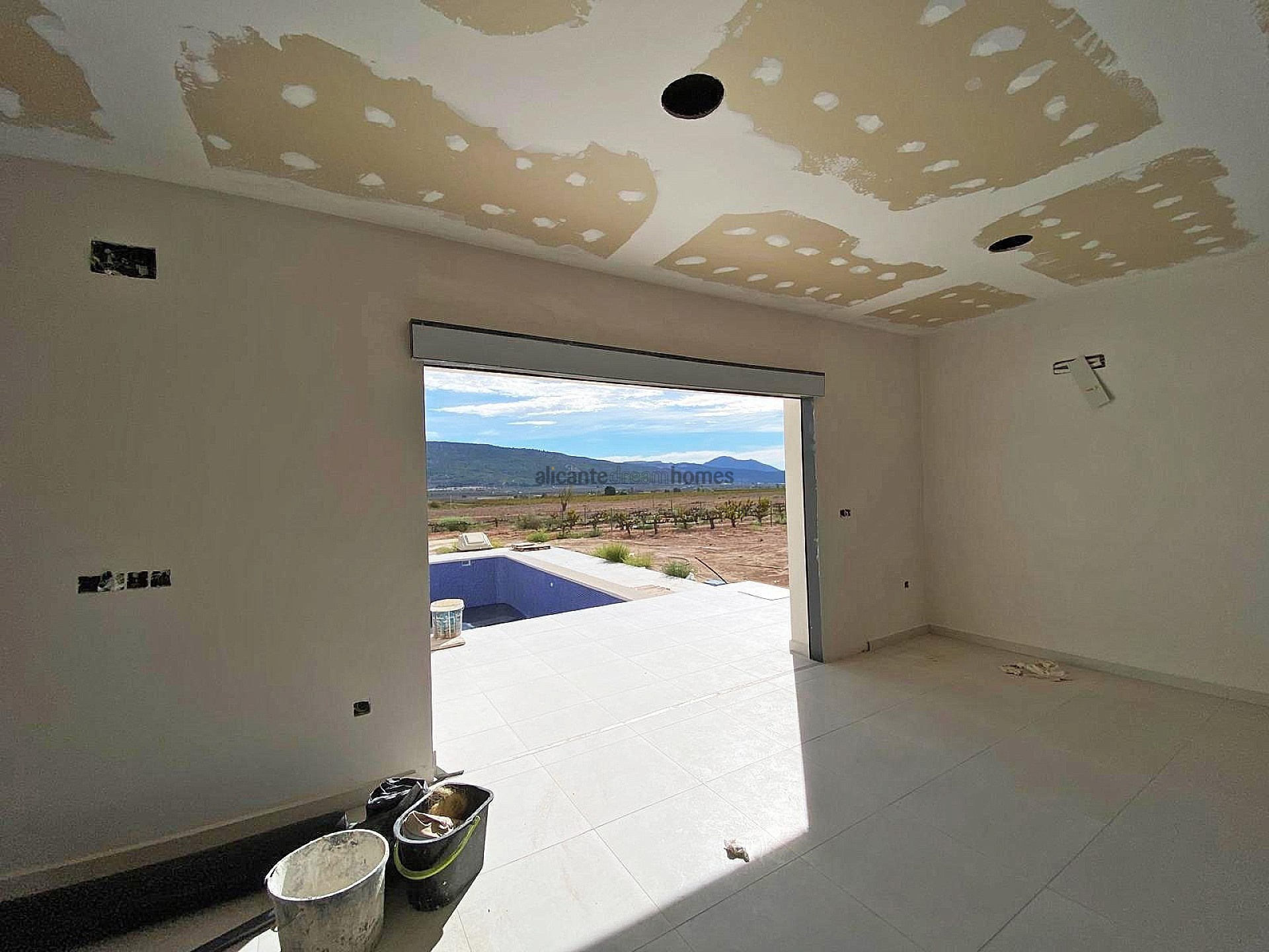 Resale - 3 Bedroom 2 Bathroom Villa in Pinoso - , Pinoso, Alicante, Spain - Alicante