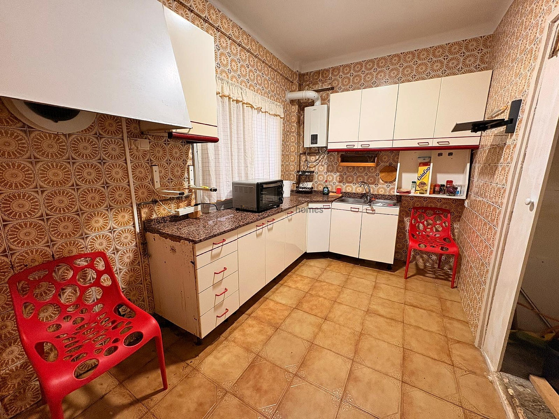 Resale - 3 Bedroom 2 Bathroom Apartment in Onil -  - Alicante