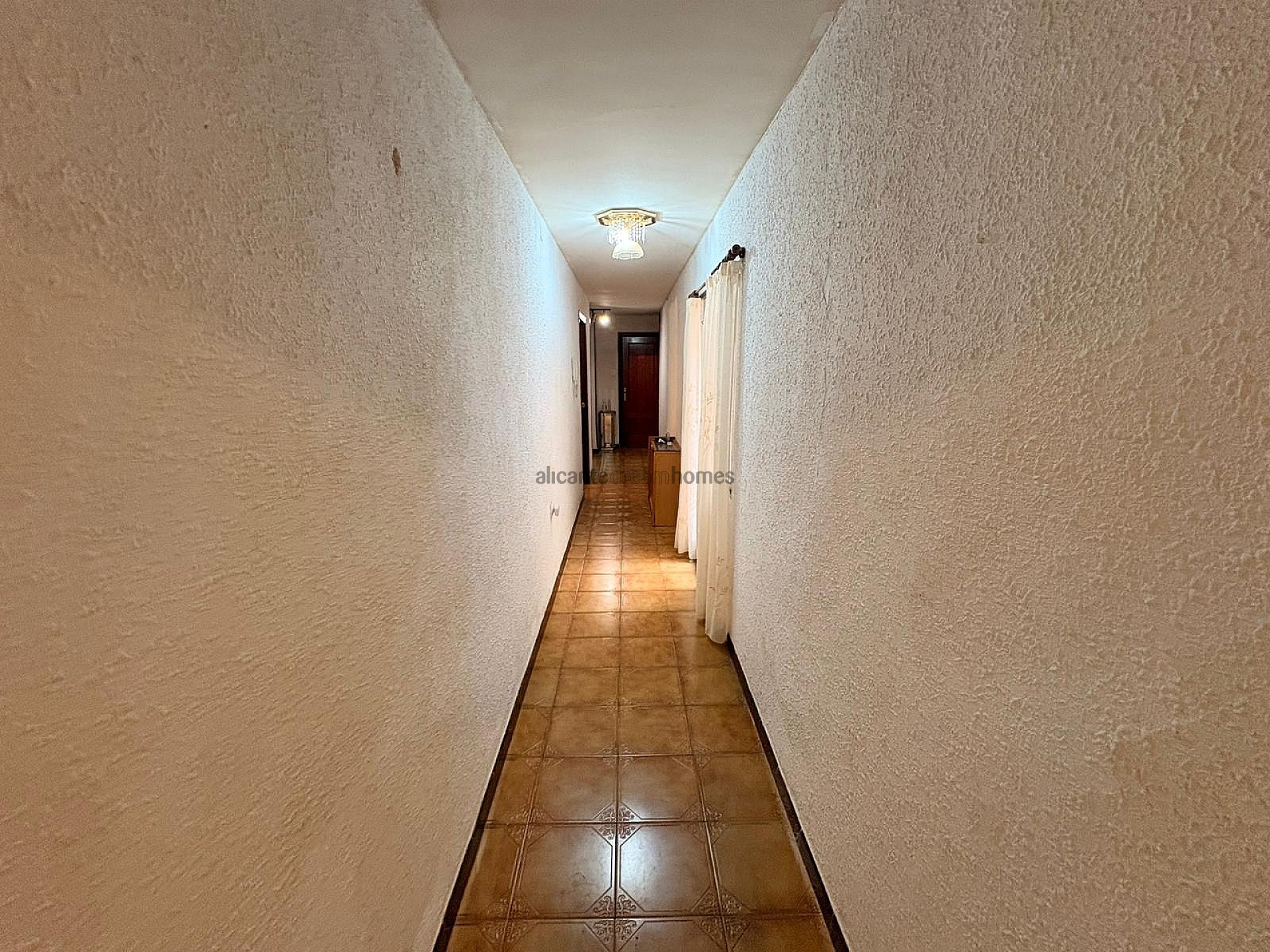 Resale - 3 Bedroom 2 Bathroom Apartment in Onil -  - Alicante