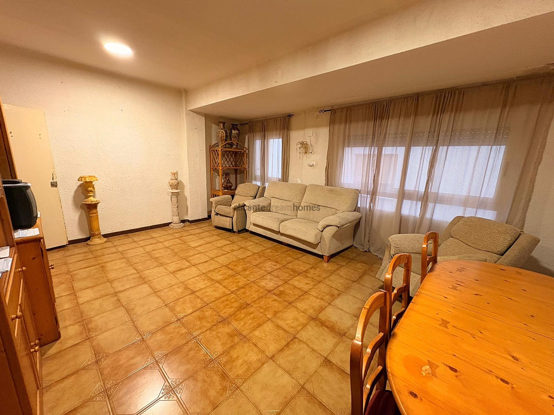 Resale - 3 Bedroom 2 Bathroom Apartment in Onil -  - Alicante
