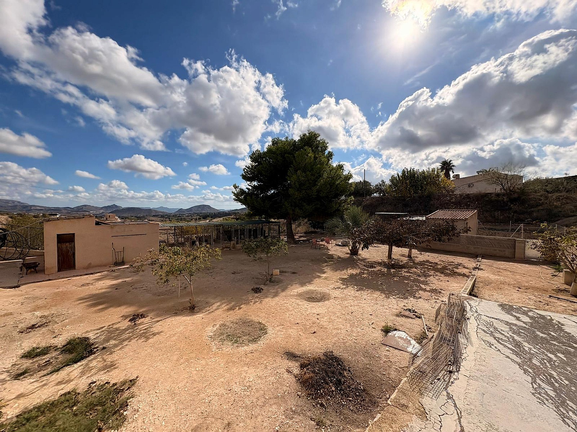 Resale - 4 Bedroom 2 Bathroom Villa in Monóvar -  - Alicante