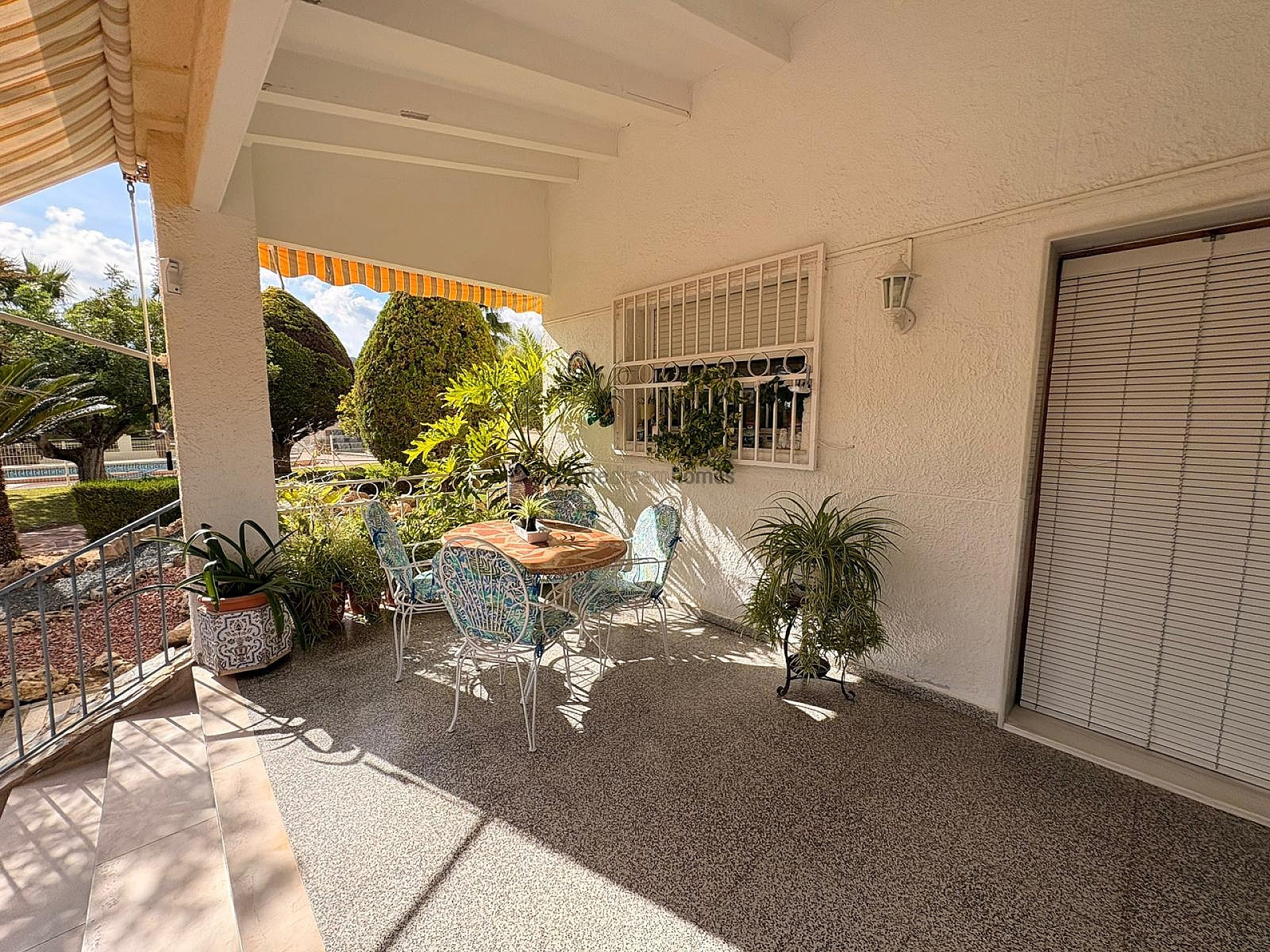 Resale - 4 Bedroom 2 Bathroom Villa in Monóvar -  - Alicante