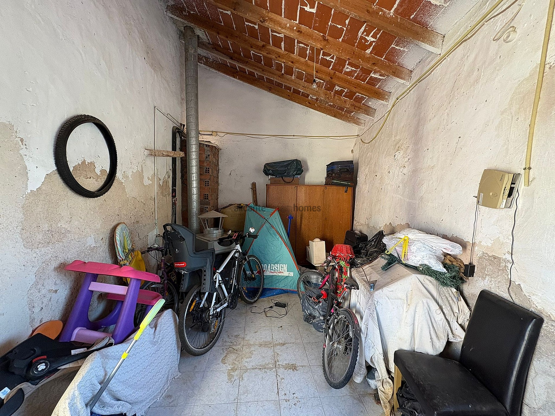Resale - 6 Bedroom 3 Bathroom Village house in Monóvar -  - Alicante