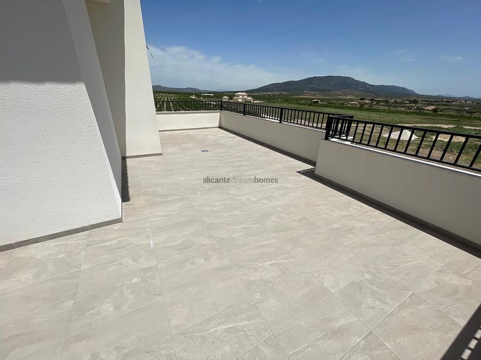 Resale - 4 Bedroom 3 Bathroom Villa in Pinoso - , Pinoso, Alicante, Spain - Alicante