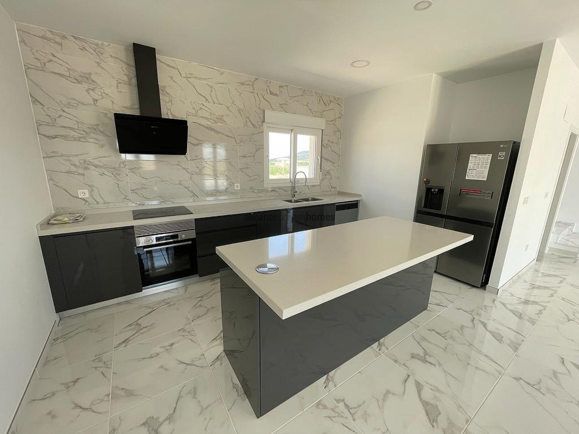 Resale - 4 Bedroom 3 Bathroom Villa in Pinoso - , Pinoso, Alicante, Spain - Alicante