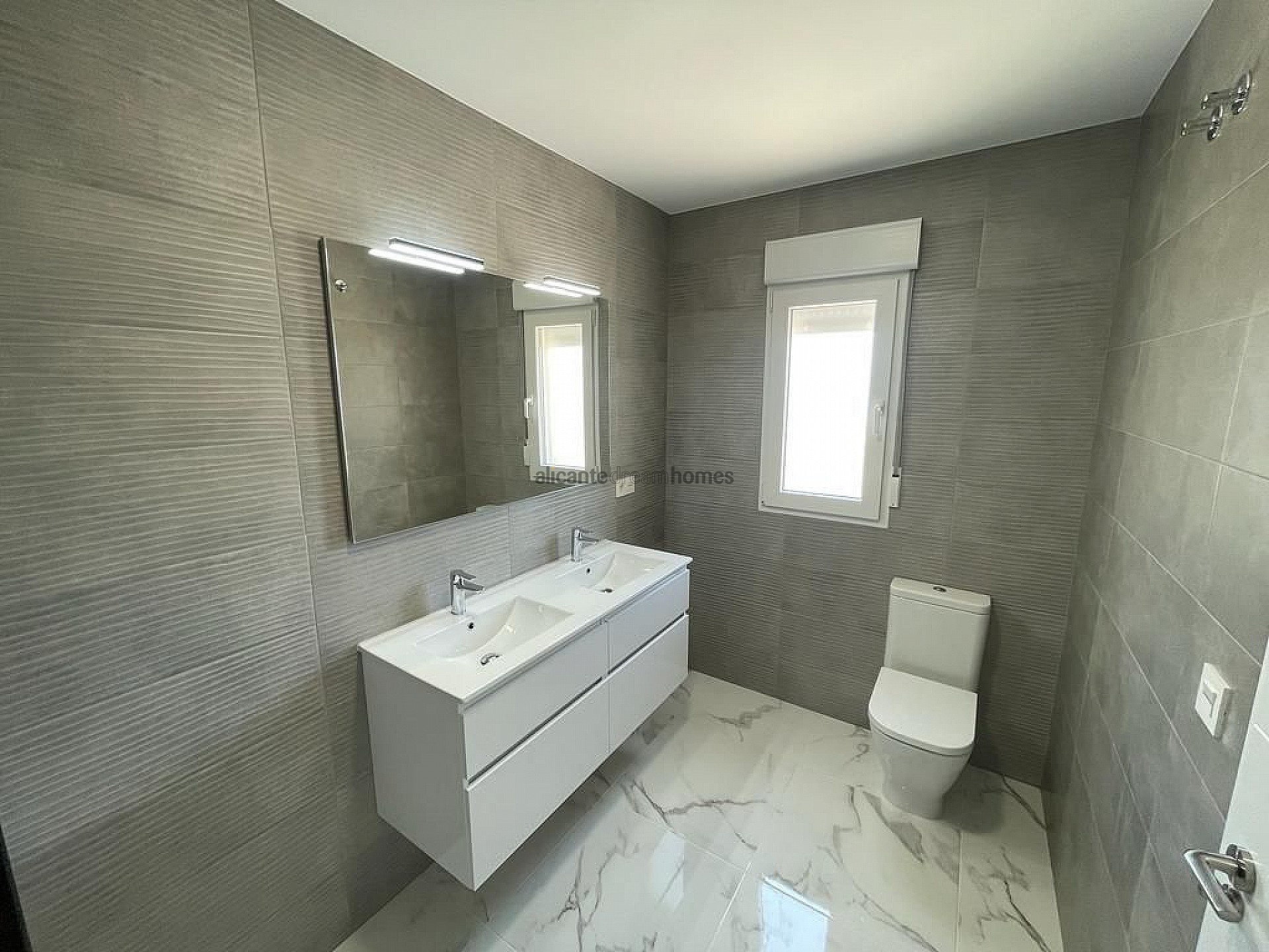 Resale - 4 Bedroom 3 Bathroom Villa in Pinoso - , Pinoso, Alicante, Spain - Alicante