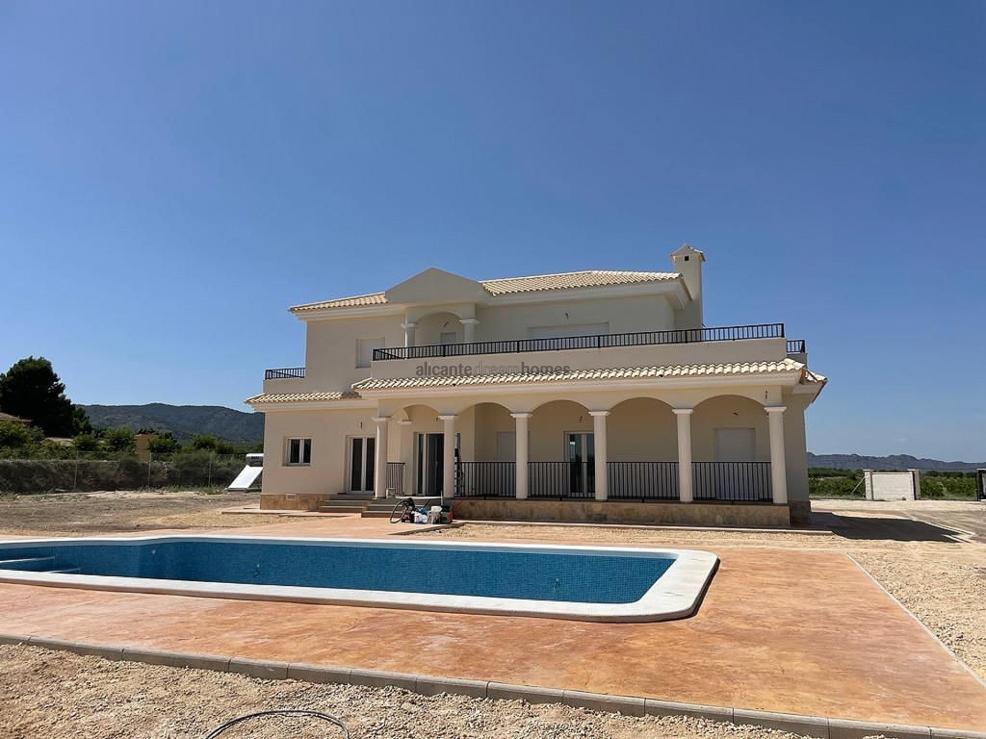 Resale - 4 Bedroom 3 Bathroom Villa in Pinoso - , Pinoso, Alicante, Spain - Alicante