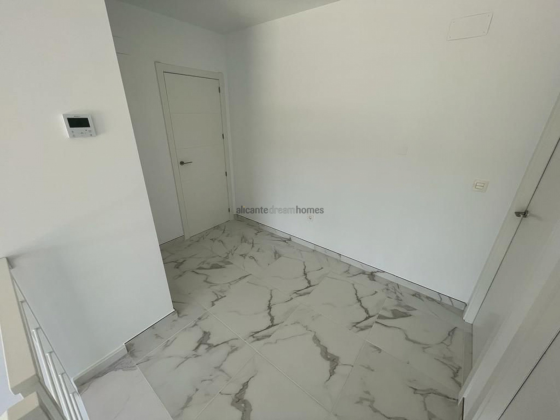 Resale - 4 Bedroom 3 Bathroom Villa in Pinoso - , Pinoso, Alicante, Spain - Alicante