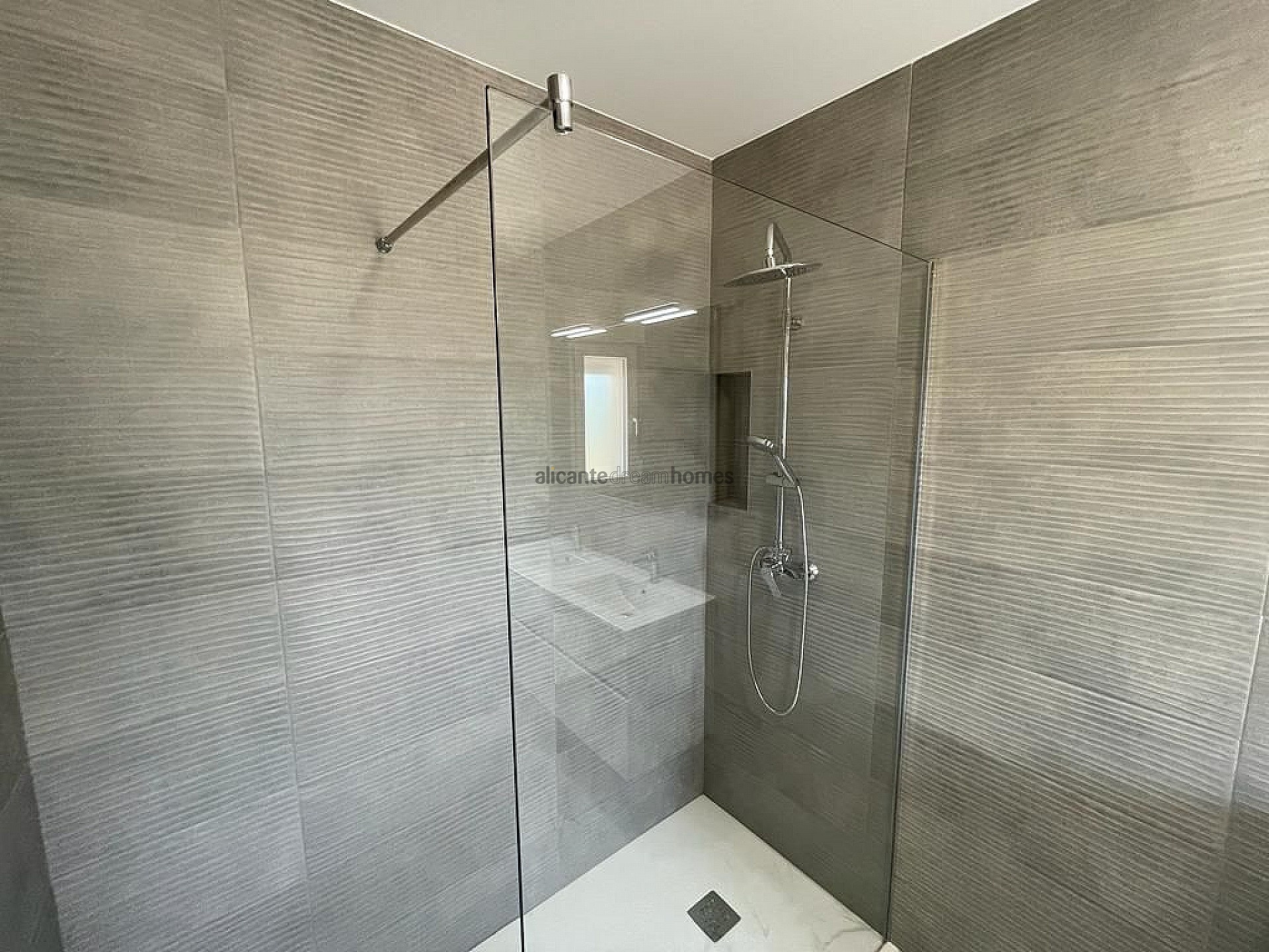 Resale - 4 Bedroom 3 Bathroom Villa in Pinoso - , Pinoso, Alicante, Spain - Alicante