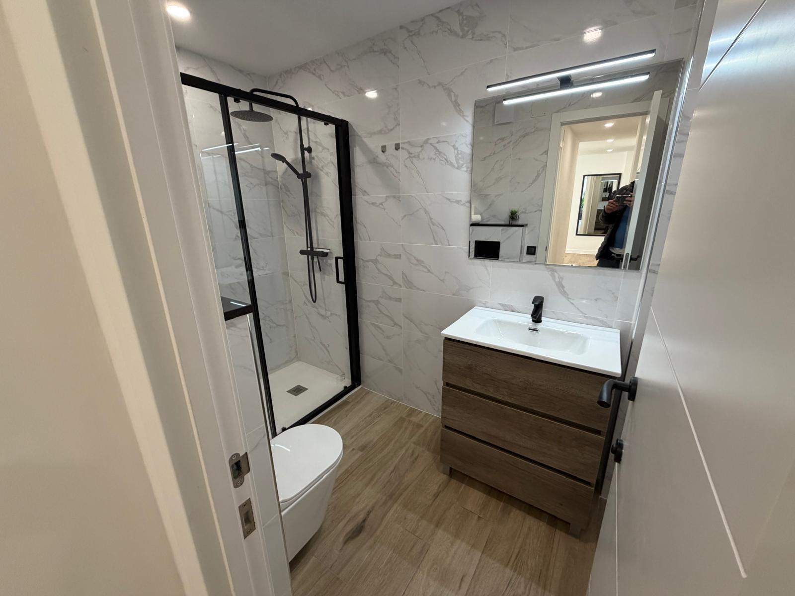 Resale - 3 Bedroom 2 Bathroom Apartamento in Torrevieja - Playa del Acequión - Alicante