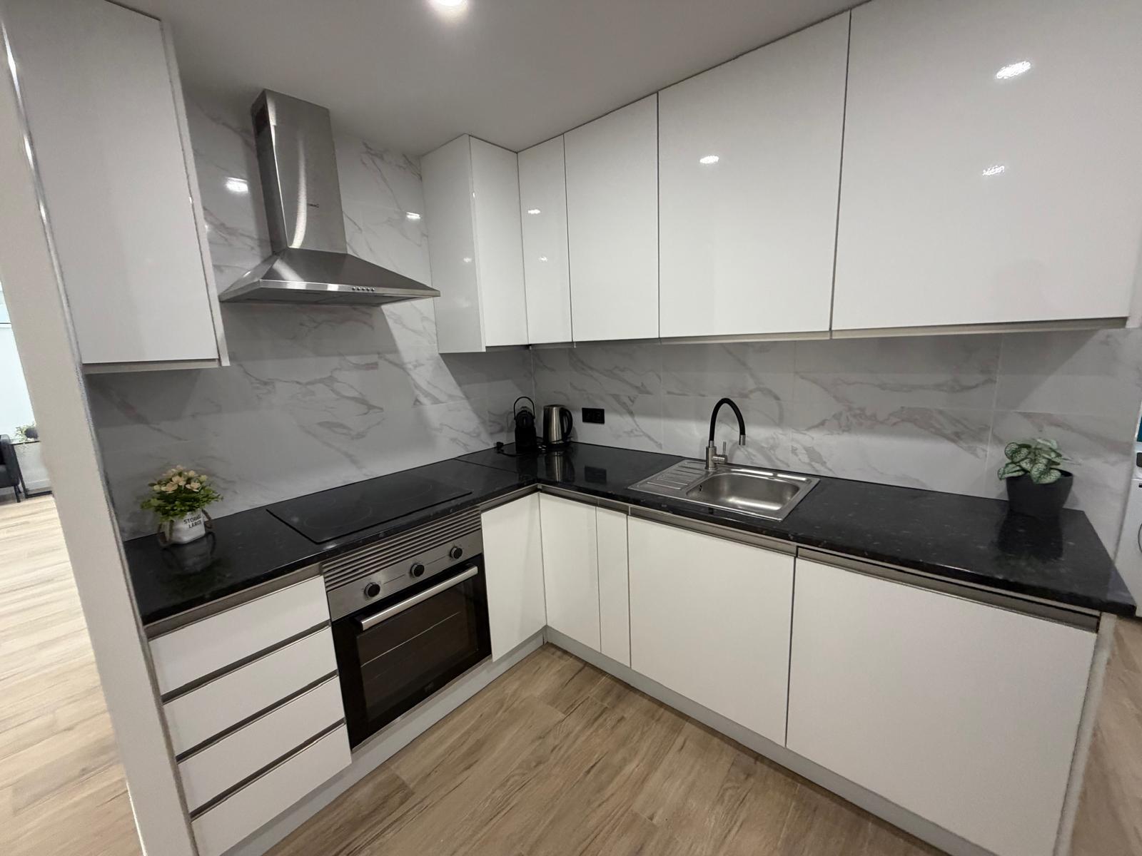 Resale - 3 Bedroom 2 Bathroom Apartamento in Torrevieja - Playa del Acequión - Alicante