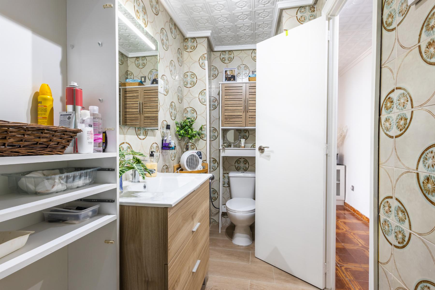 Resale - 2 Bedroom 1 Bathroom Apartamento in Torrevieja - Playa del Acequión - Alicante