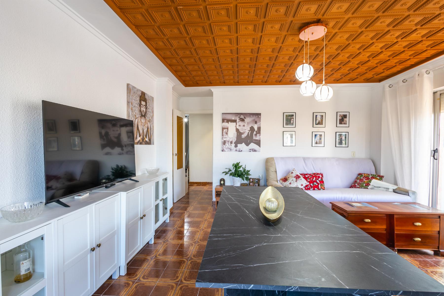 Resale - 2 Bedroom 1 Bathroom Apartamento in Torrevieja - Playa del Acequión - Alicante