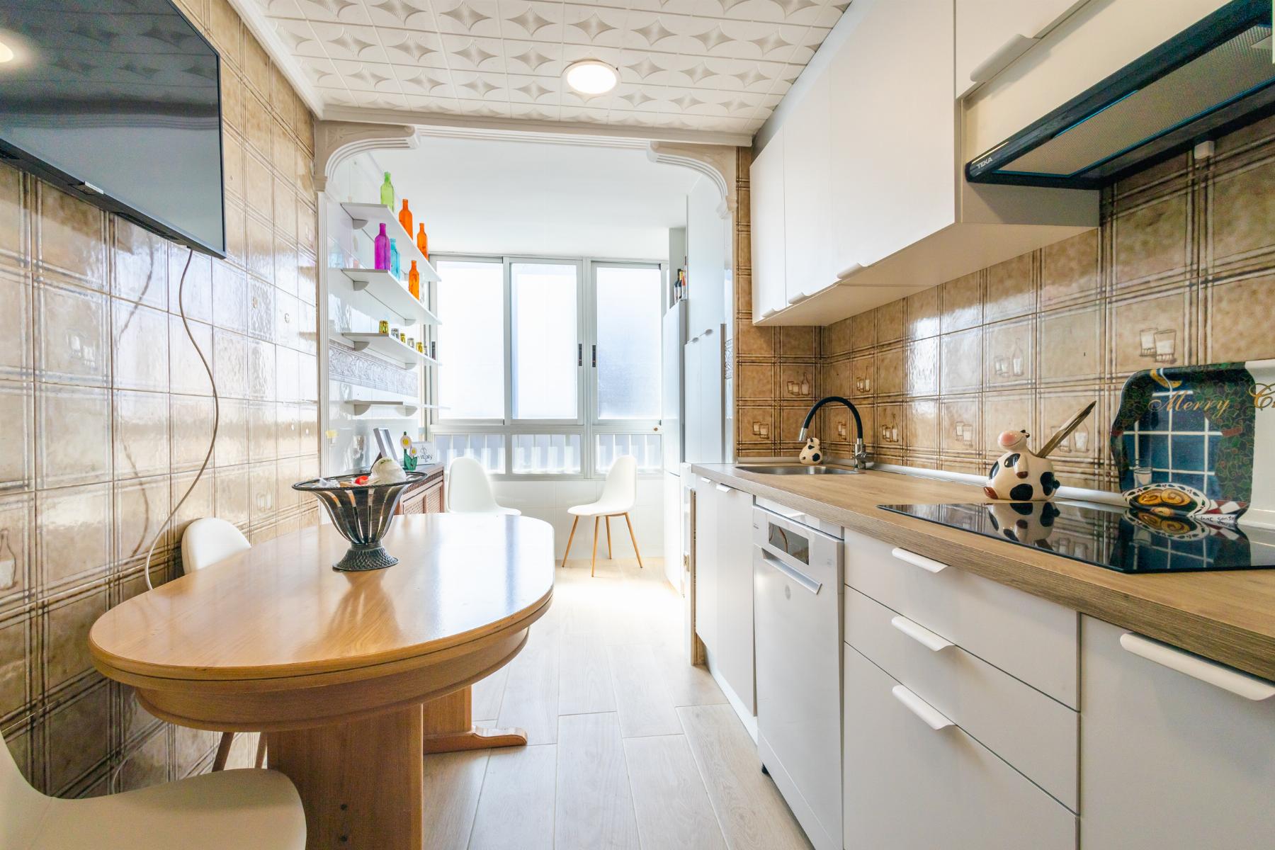 Resale - 2 Bedroom 1 Bathroom Apartamento in Torrevieja - Playa del Acequión - Alicante