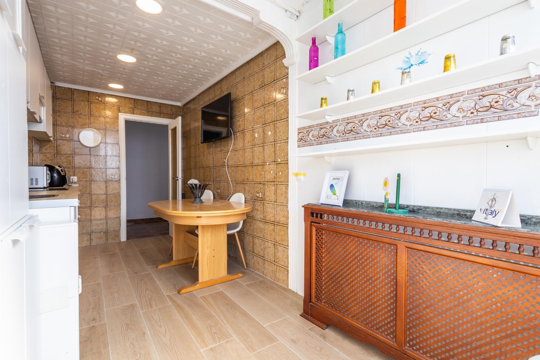 Resale - 2 Bedroom 1 Bathroom Apartamento in Torrevieja - Playa del Acequión - Alicante