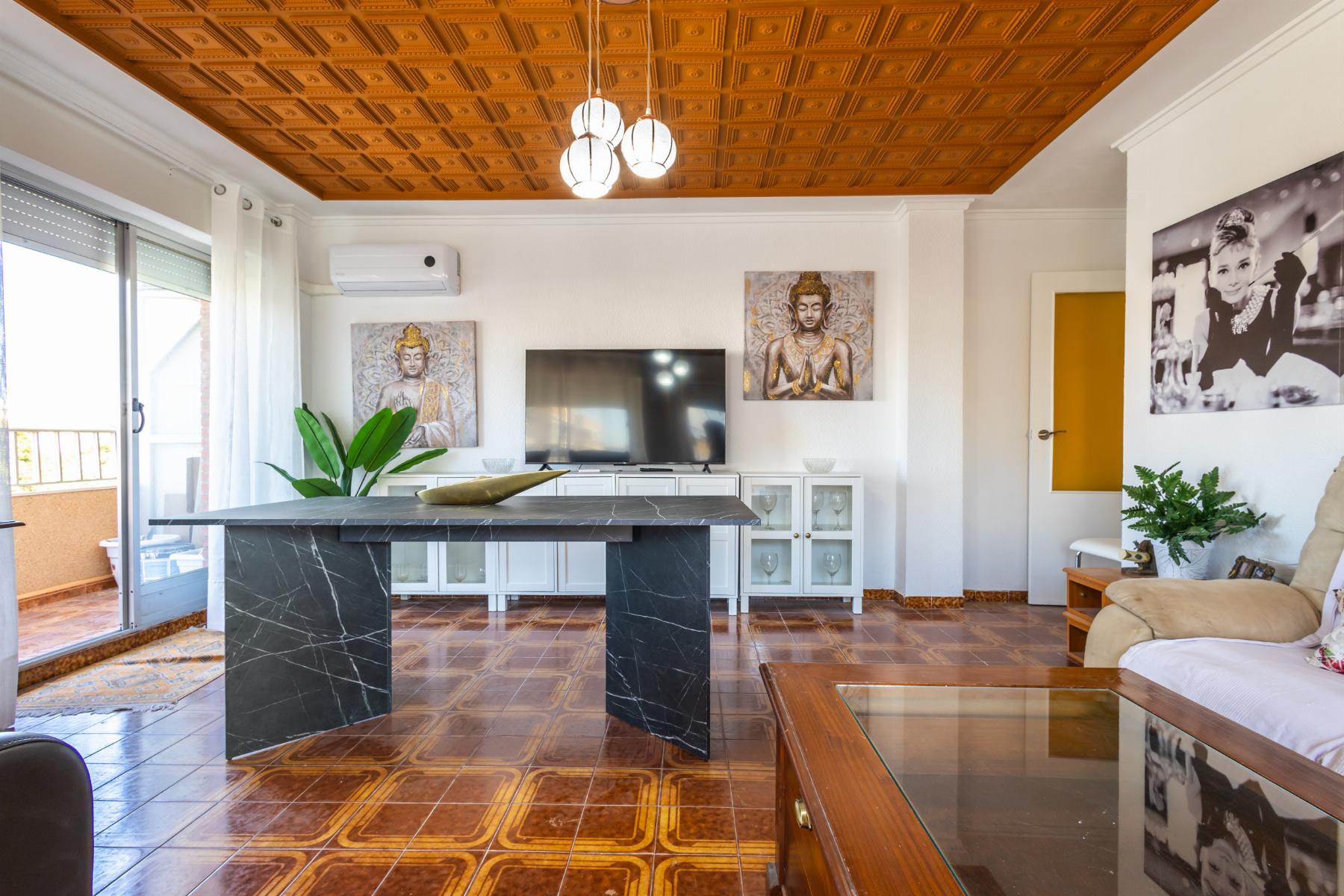 Resale - 2 Bedroom 1 Bathroom Apartamento in Torrevieja - Playa del Acequión - Alicante